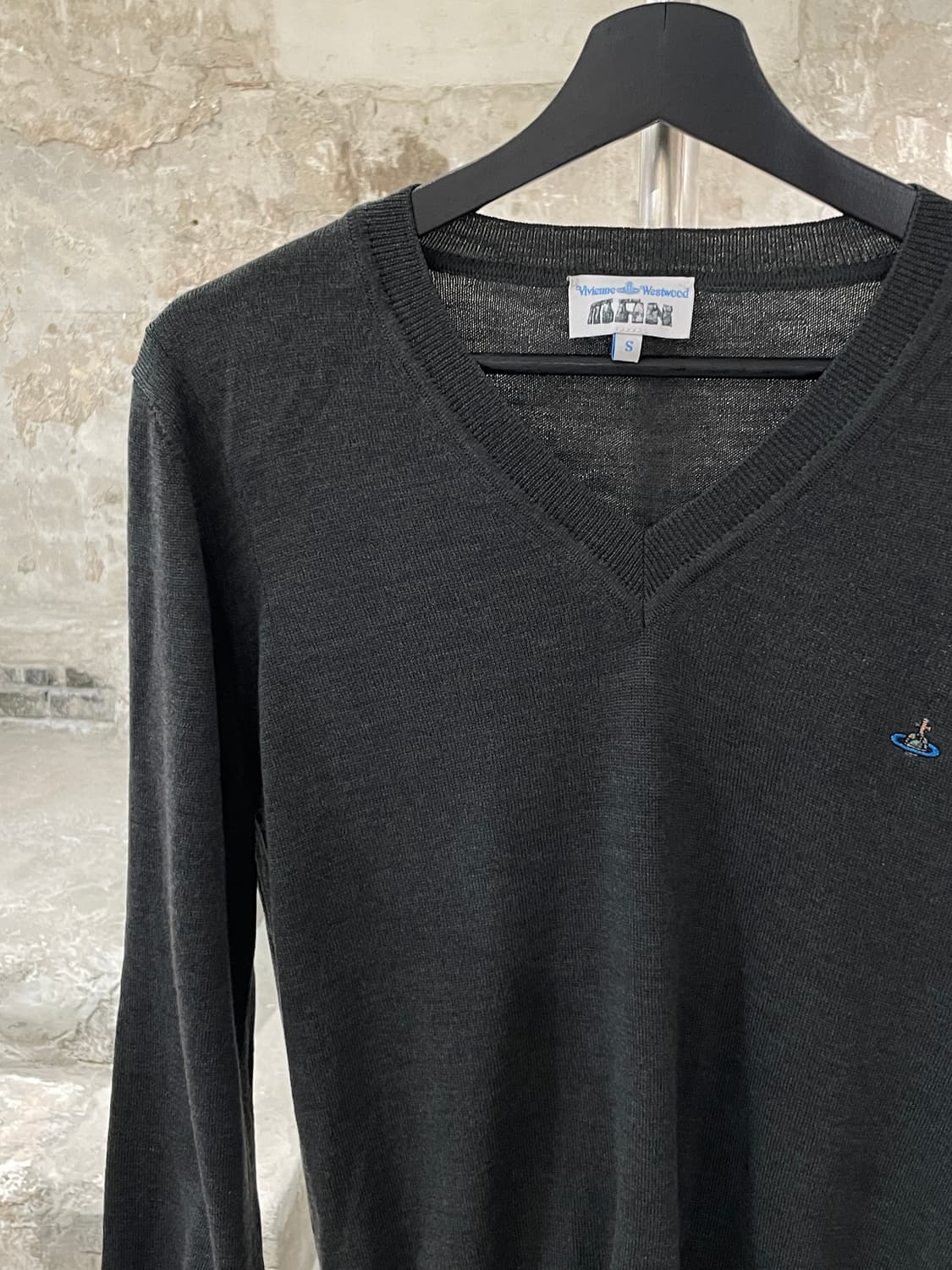 비비안 웨스트우드 맨 다크 올리브 V넥 울 니트 상품이미지2