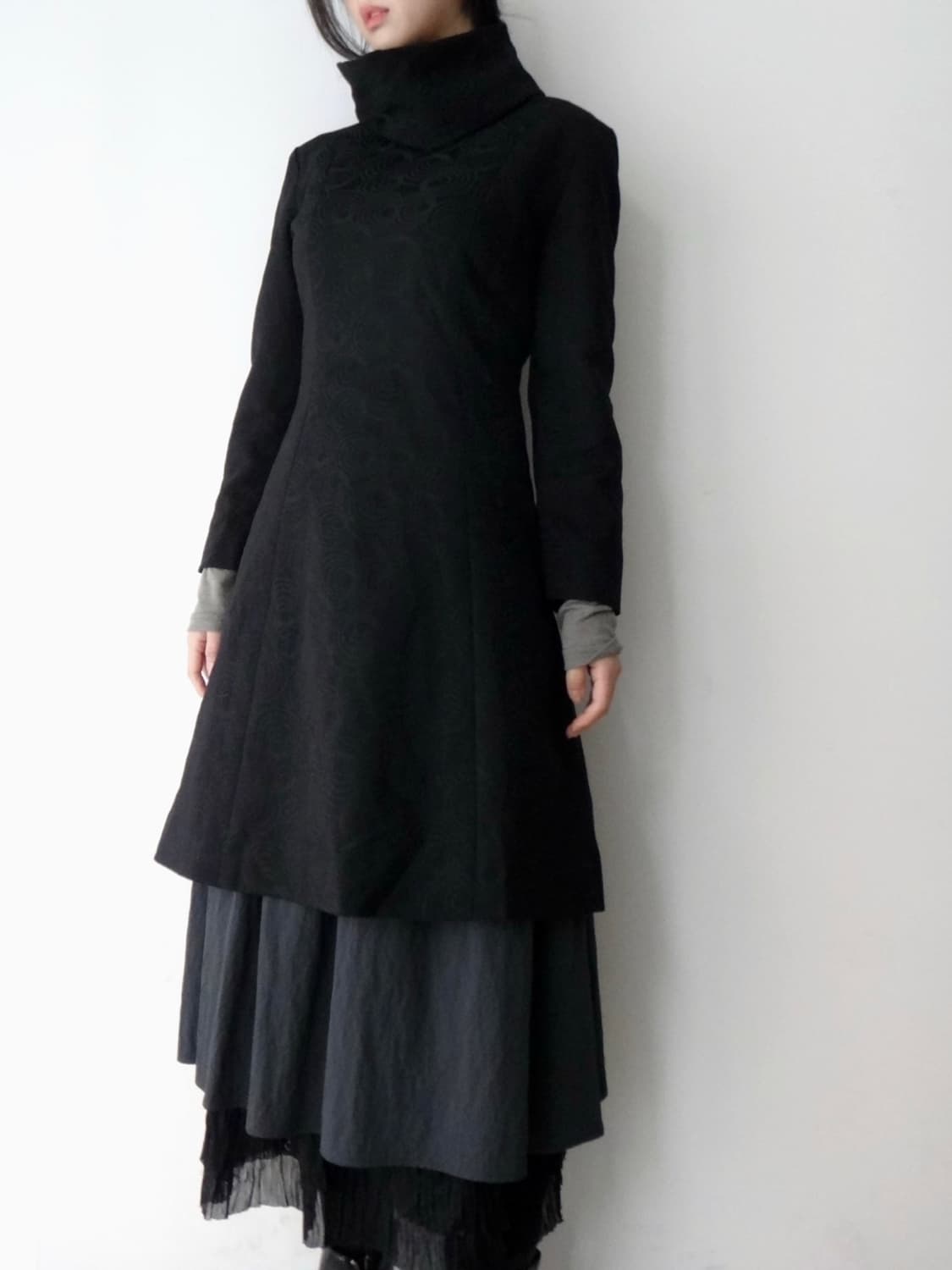 Circling pattern high neck ops / black 상품이미지7