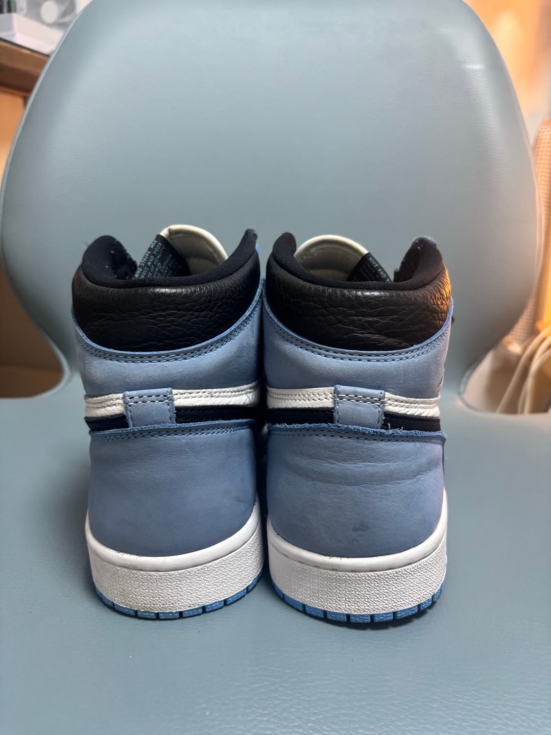 조던 1 레트로 하이 OG 유니버시티 블루 상품이미지5