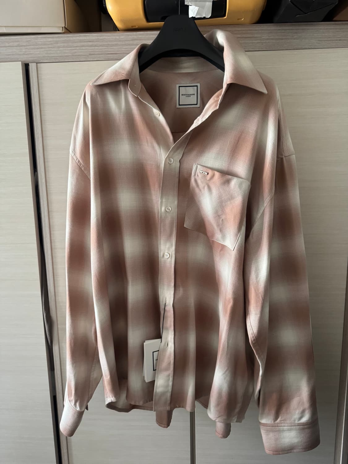 우영미 25FW 베이지 그라데이션 셔츠 50 상품이미지1