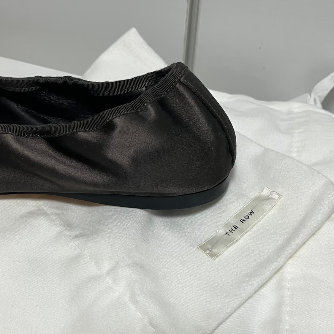 [38]더로우 AWAR 발레리나 플랫 슈즈/실크 새틴 브라운 상품이미지7