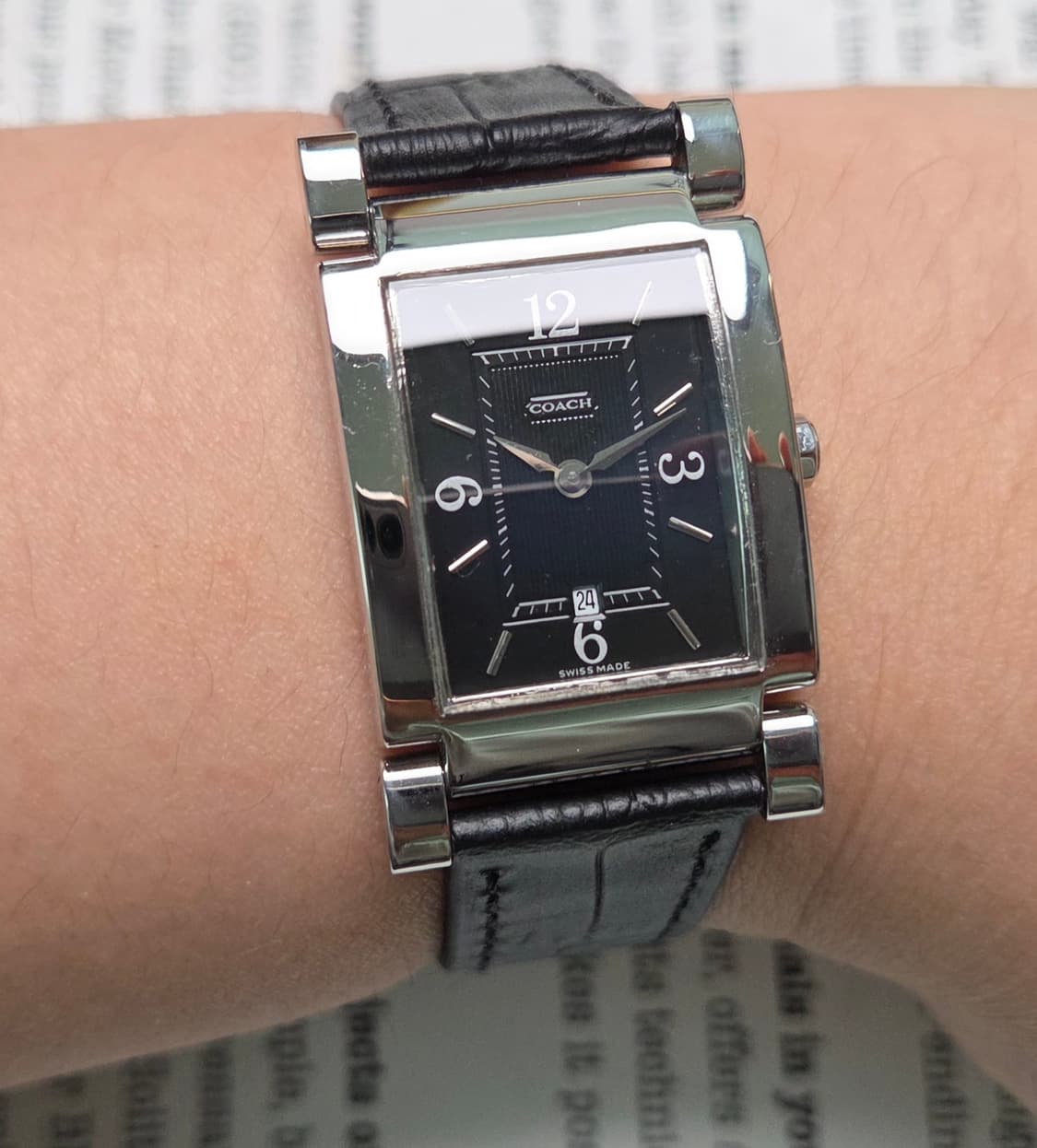 명품 코치 w514 사각탱크 아라빅 블랙 다이얼 쿼츠 드레스워치 상품이미지9