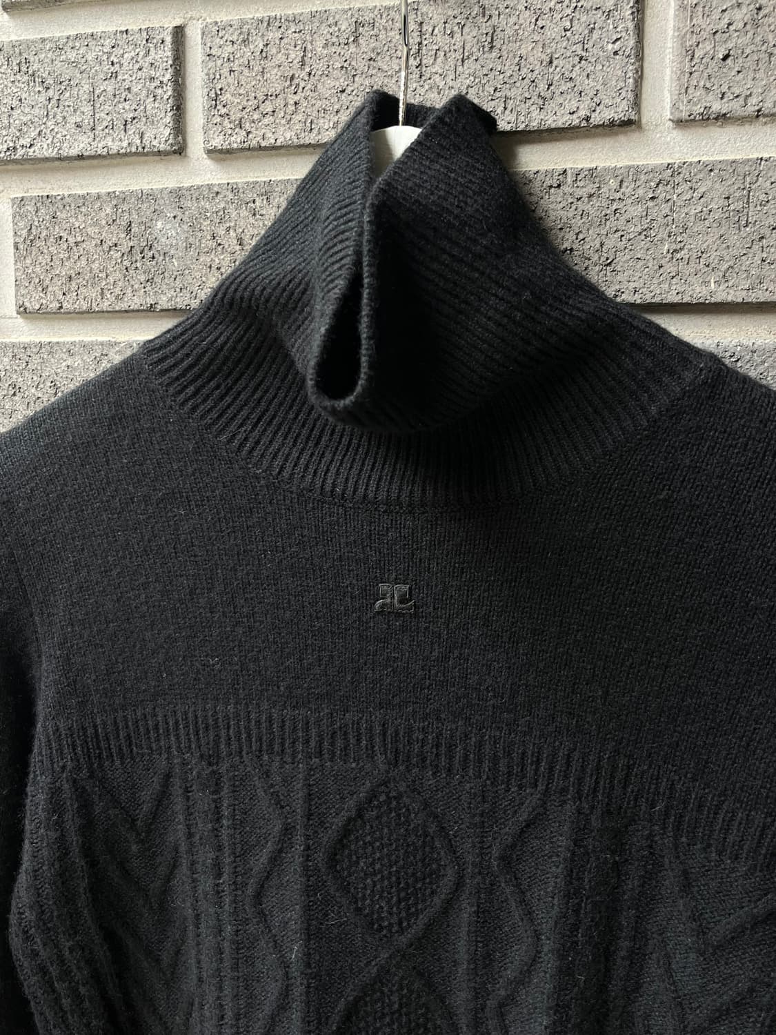 COURRGES 꾸레쥬 로고 터틀넥 블랙 상품이미지7