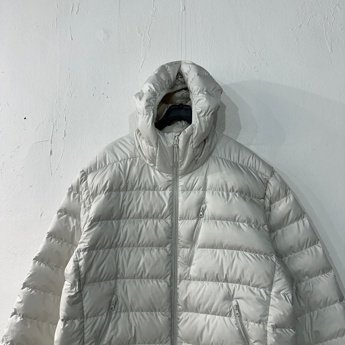 무신사스탠다드 시티레저 라이트다운 스톤화이트 패딩 XXL 상품이미지2