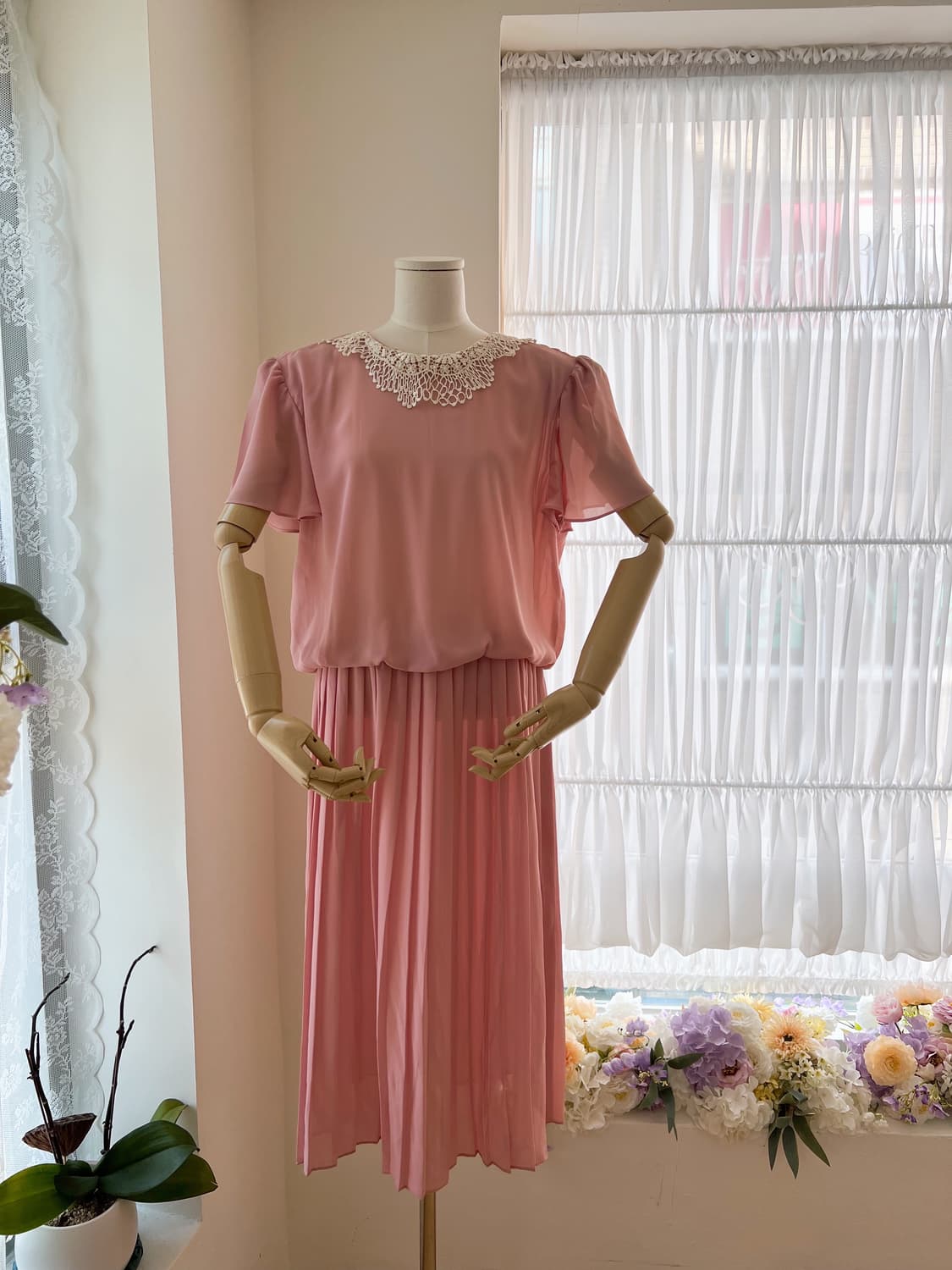 레이스 카라 핑크 플리츠 원피스 상품이미지3