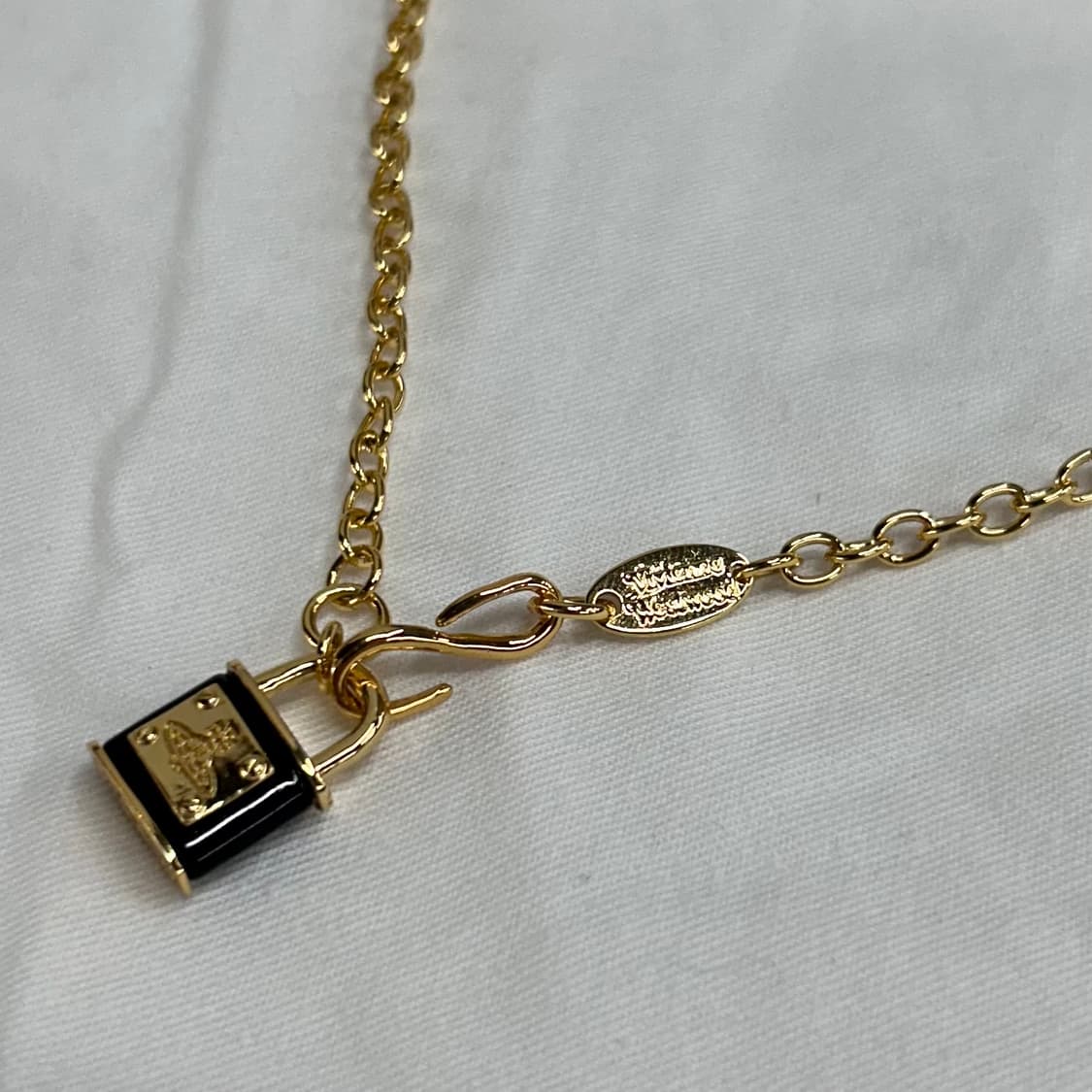 VivienneWestwood Black Lock Neckless 상품이미지5
