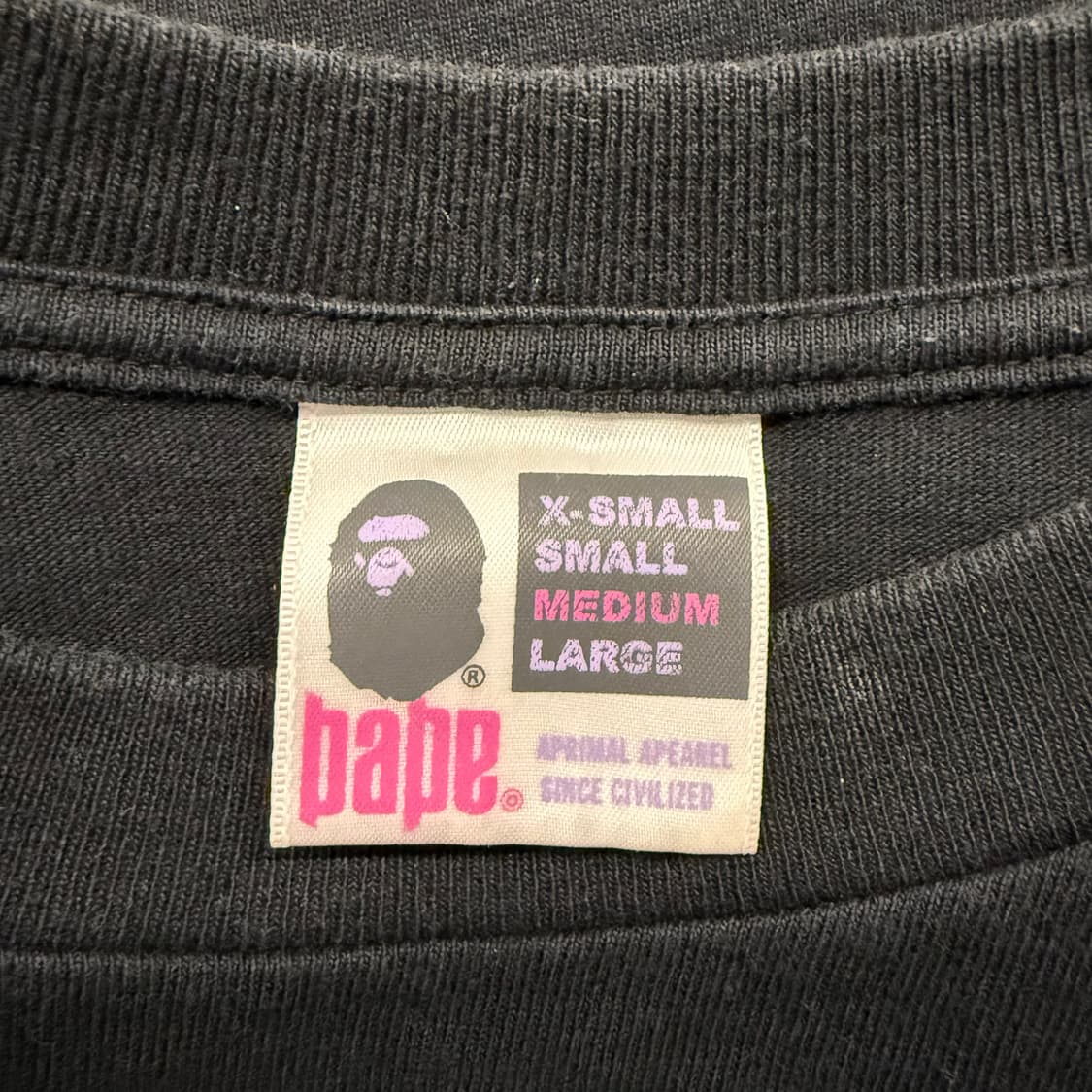 베이프 × 카우스 블랙 반팔티셔츠 상품이미지4