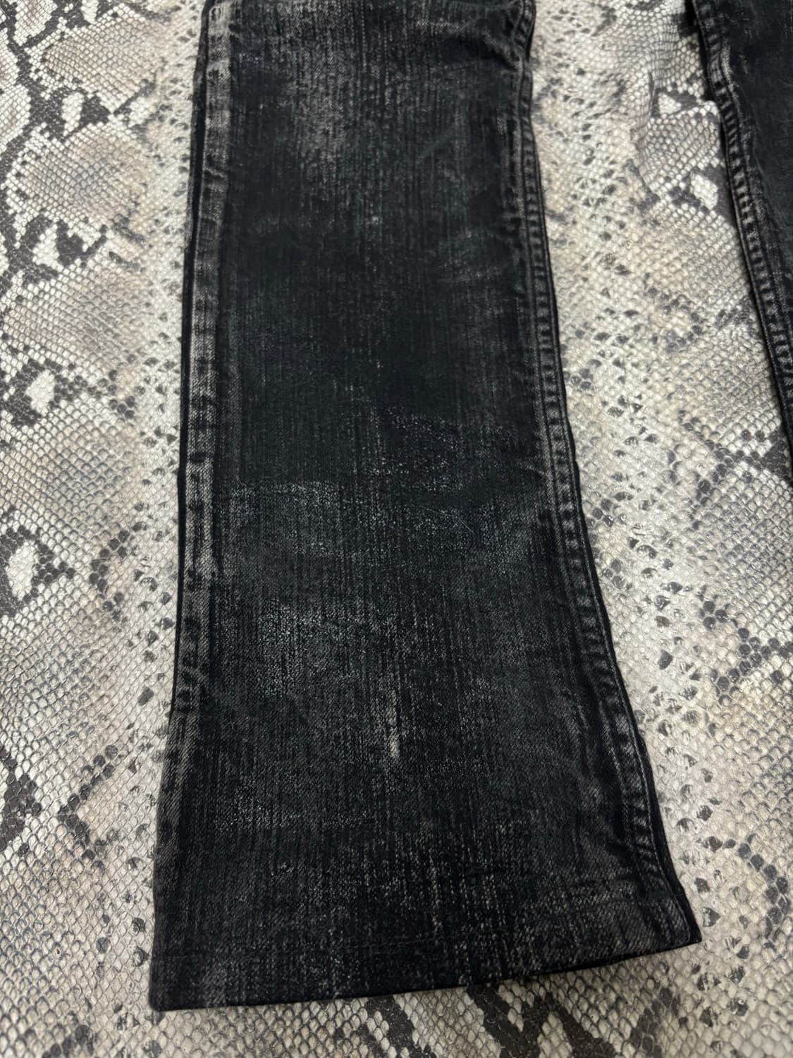 [L.G.B] Archive Coated Wolf Pants 상품이미지5