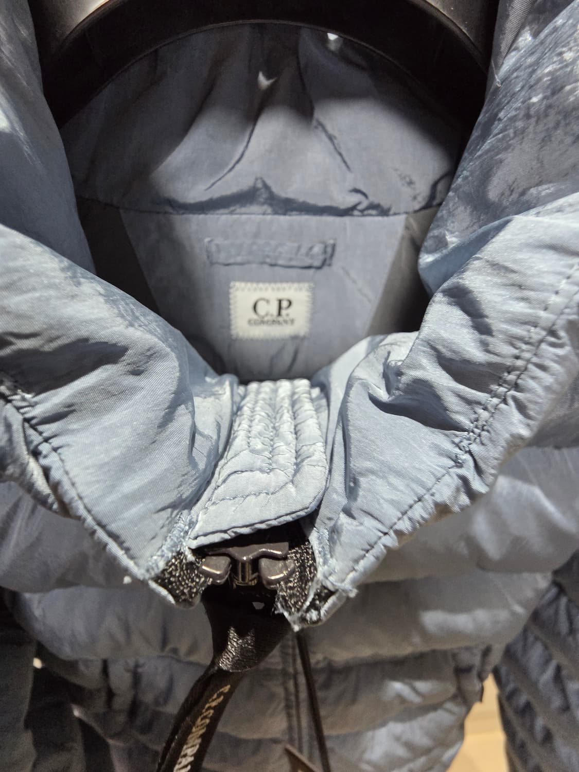 새상품) cp컴퍼니 크롬r 패딩 상품이미지4