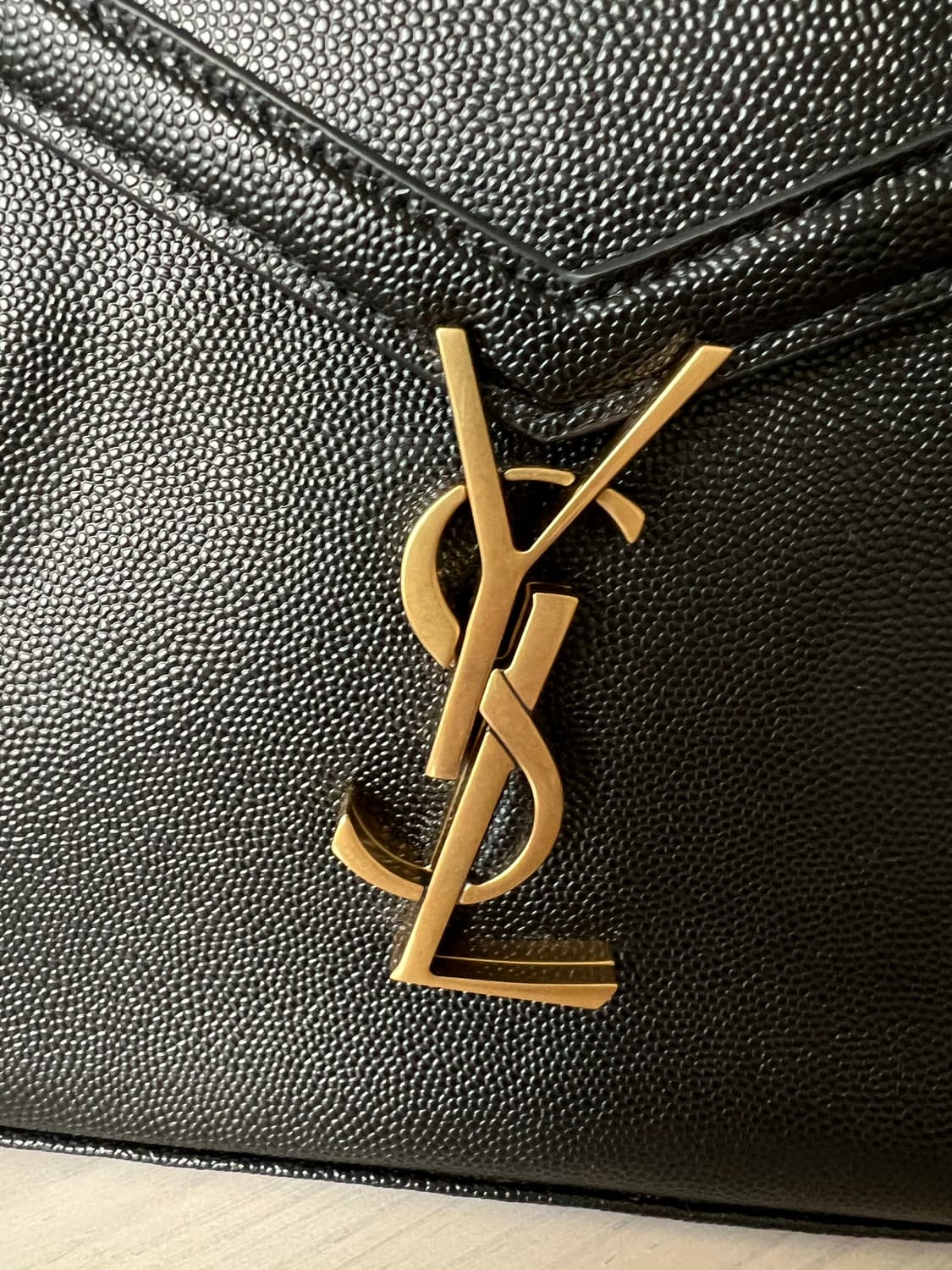 입생로랑 정품 핸드백 상품이미지3