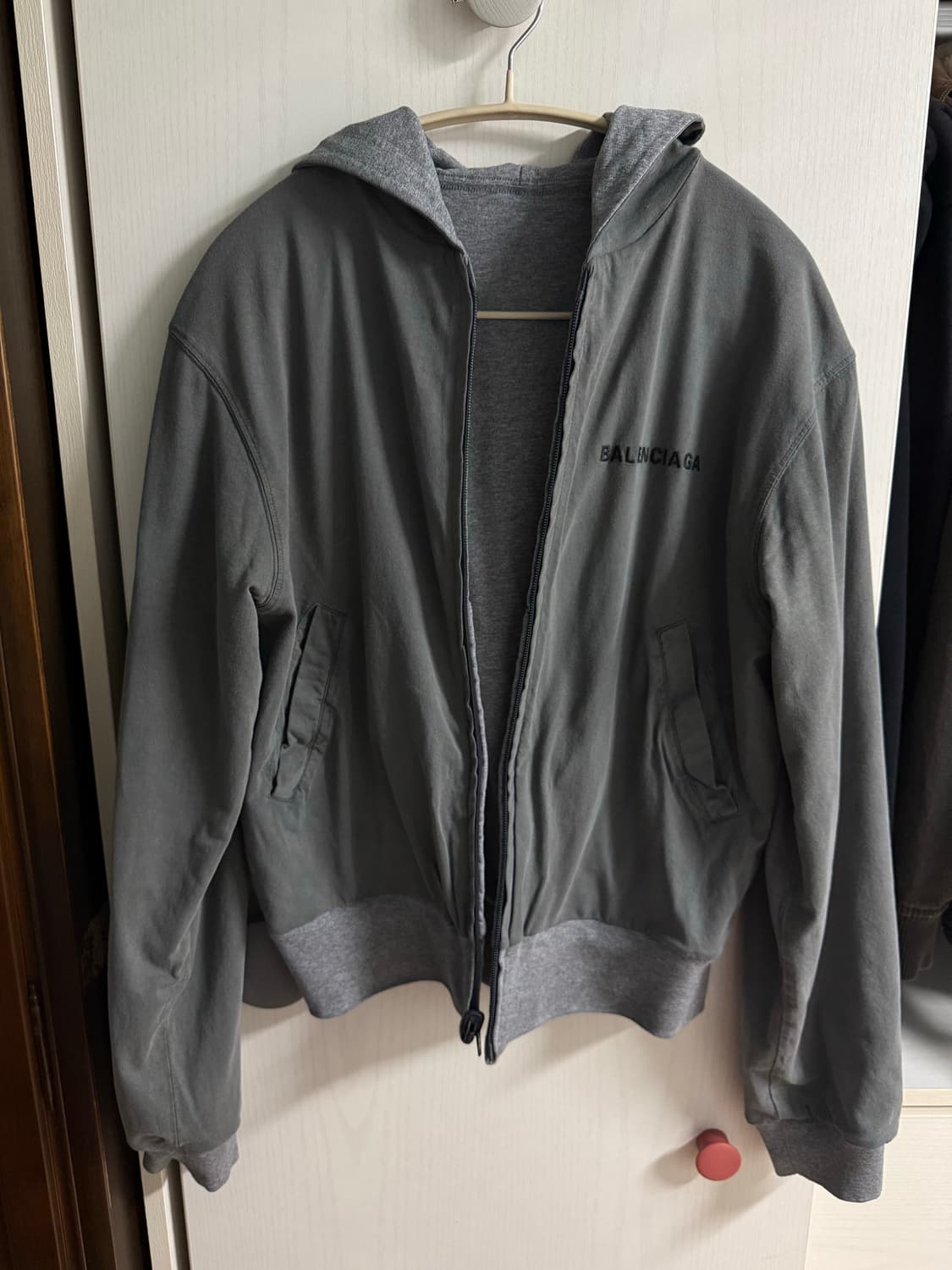 발렌시아가 리버시블 후드집업 그레이 / 카키 상품이미지4