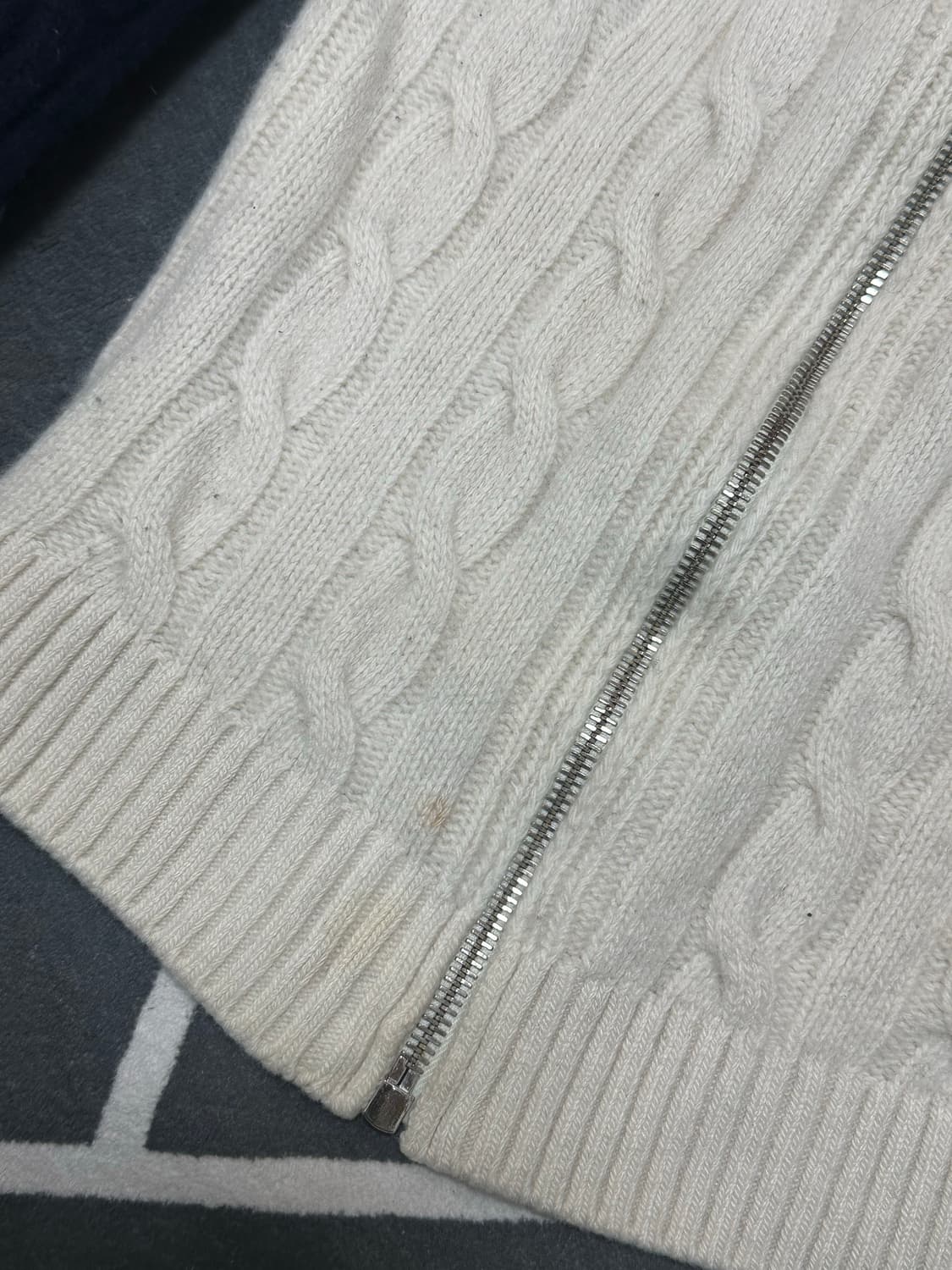 [MIUMIU] 미우미우 울 캐시미어 지퍼 가디건 투톤 니트집업 상품이미지3