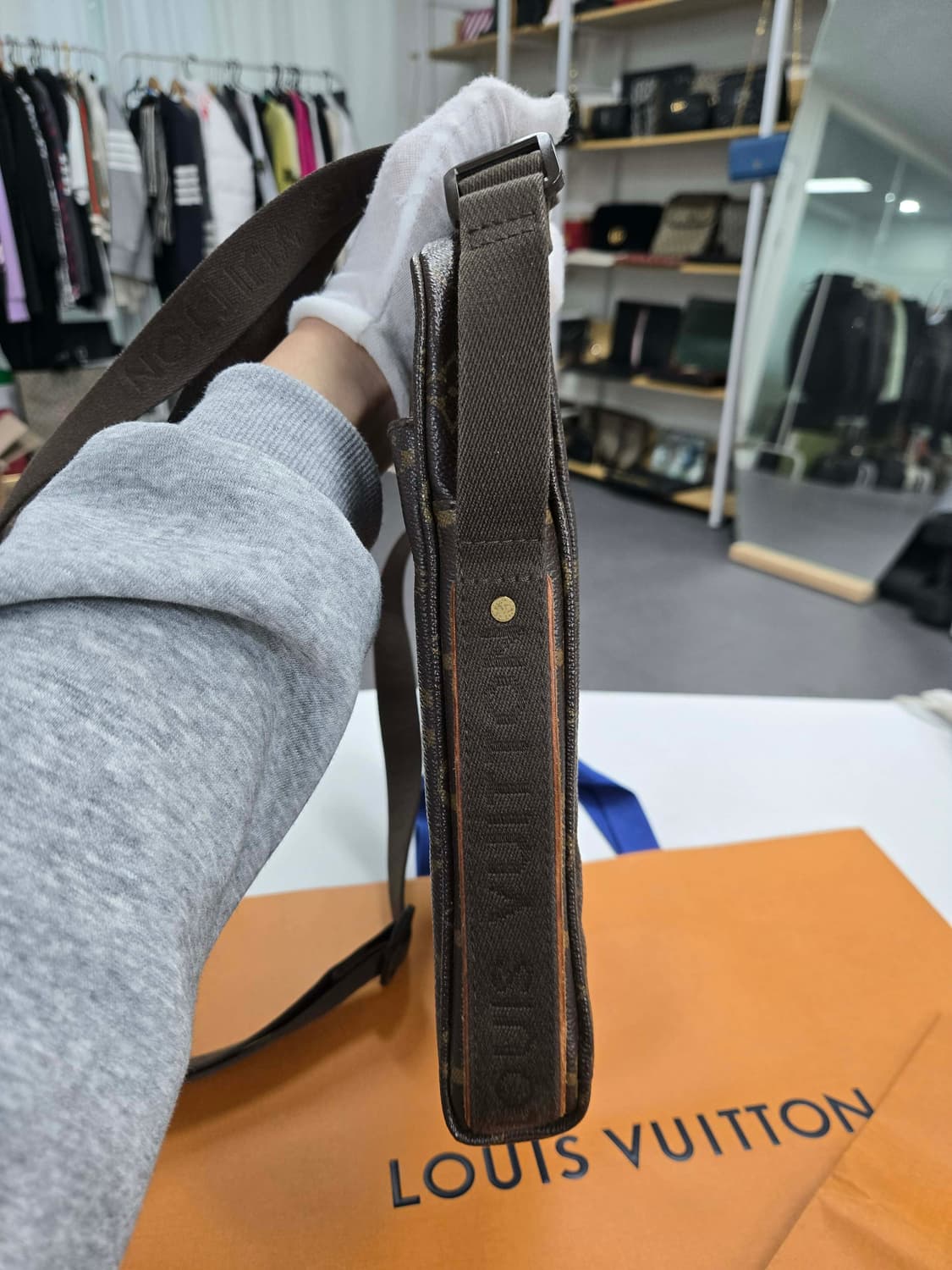 [50%세일] 루이비통 모노그램 크로스백 상품이미지3