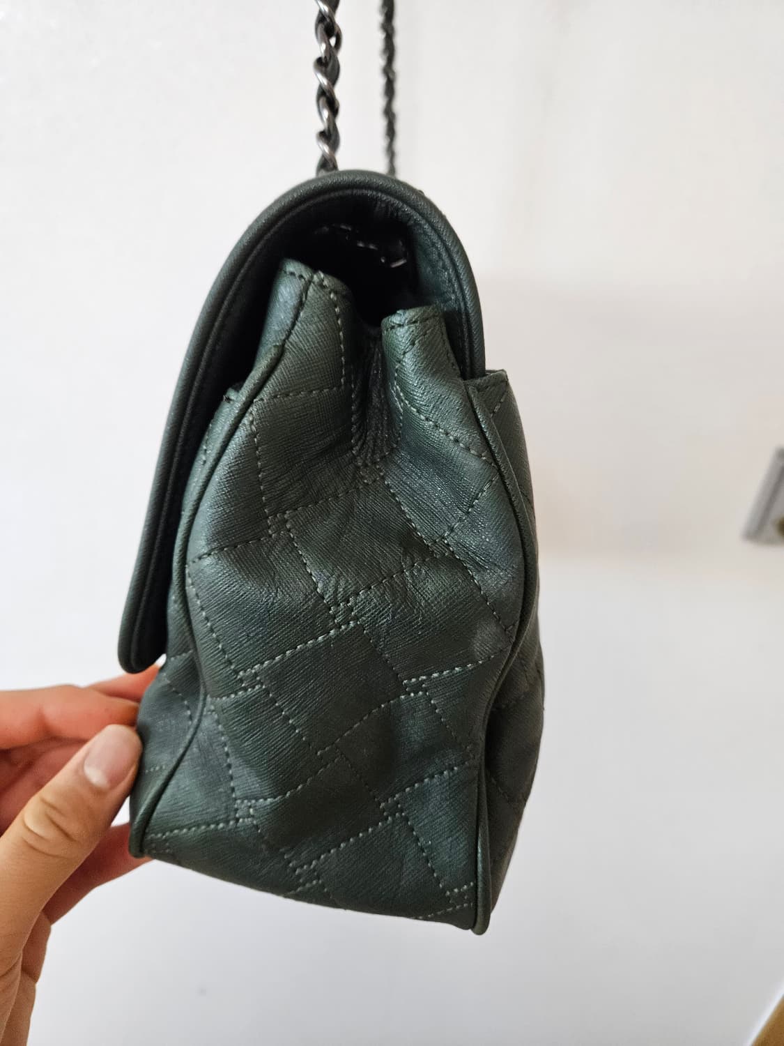 [A+급 정품] 시슬리 Sisley 퀼팅 체인백 그린색 가방 완전 빳빳함 상품이미지4