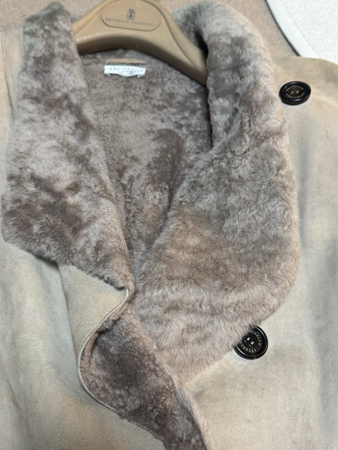 브루넬로 쿠치넬리 여성 스웨이드 시어링 무통 코트 48 상품이미지7