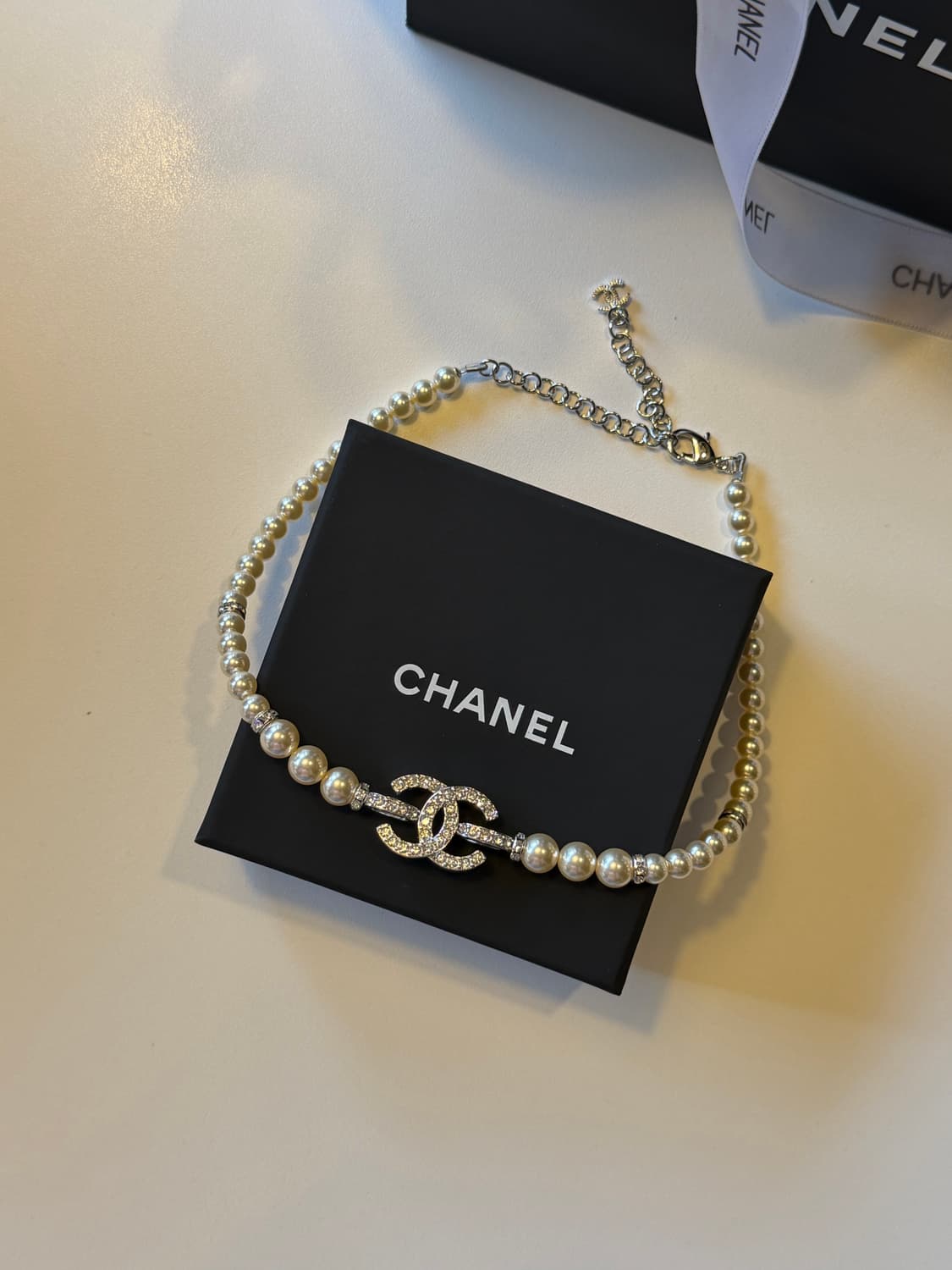 Chanel 업사이클링 샤넬 CC 진주 초커 목걸이 상품이미지5