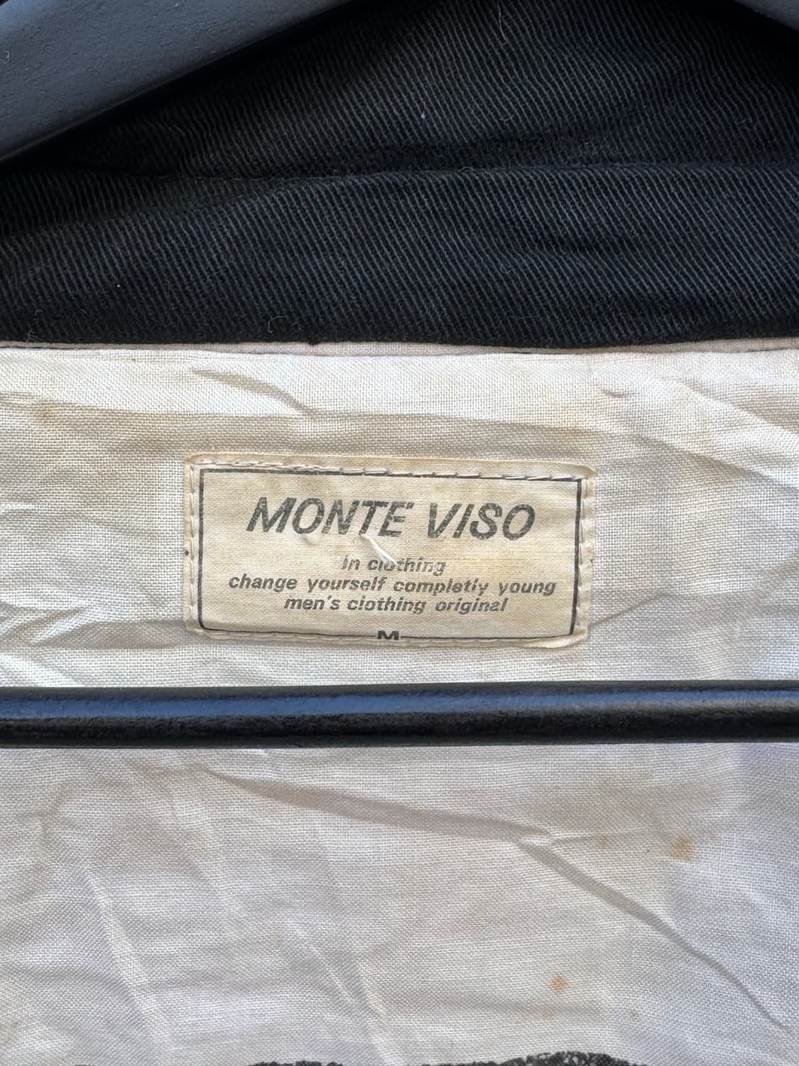 Monte Viso 버클 디테일 하이넥 봄버자켓  상품이미지4