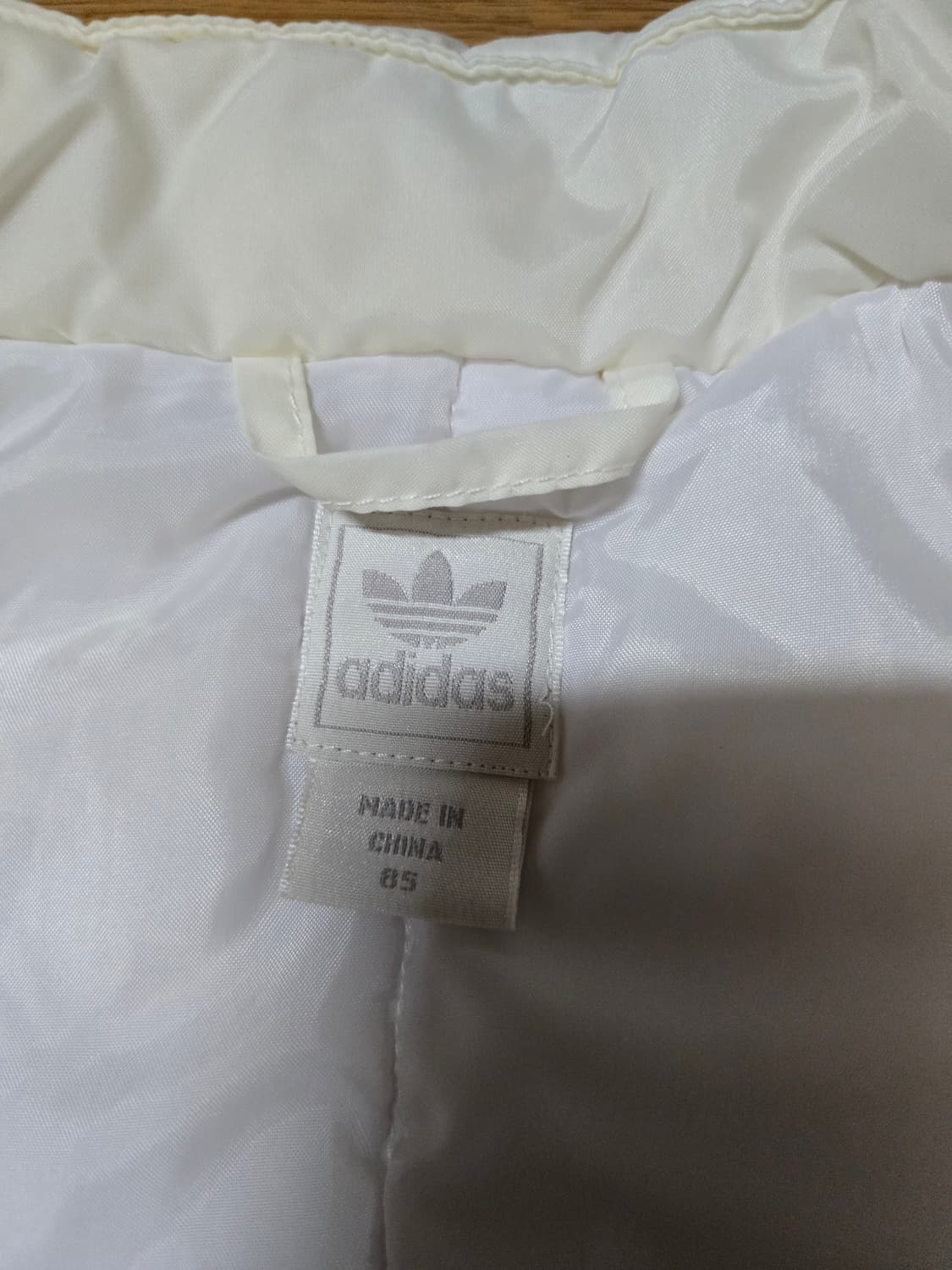 아디다스 월드스쿨  흰빨 패딩 레이싱 자켓 상품이미지7