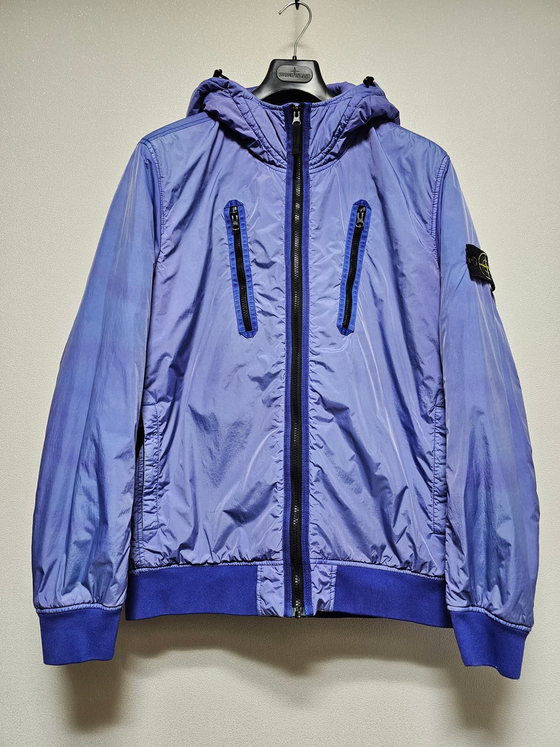 스톤아일랜드 크링클랩스 프리마로프트 후드 자켓 상품이미지1