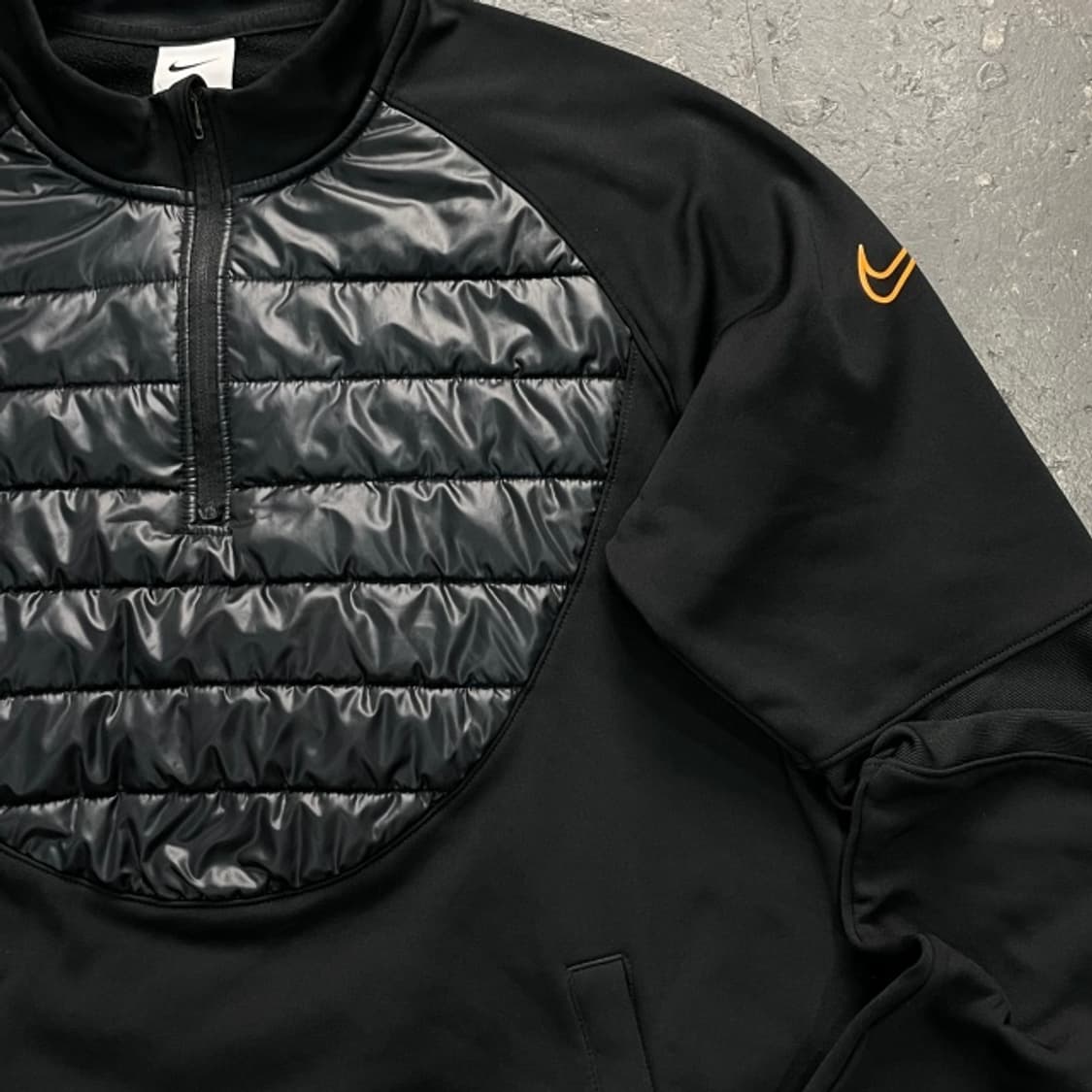 105 나이키 써마핏 패디드 하프집업 상품이미지2