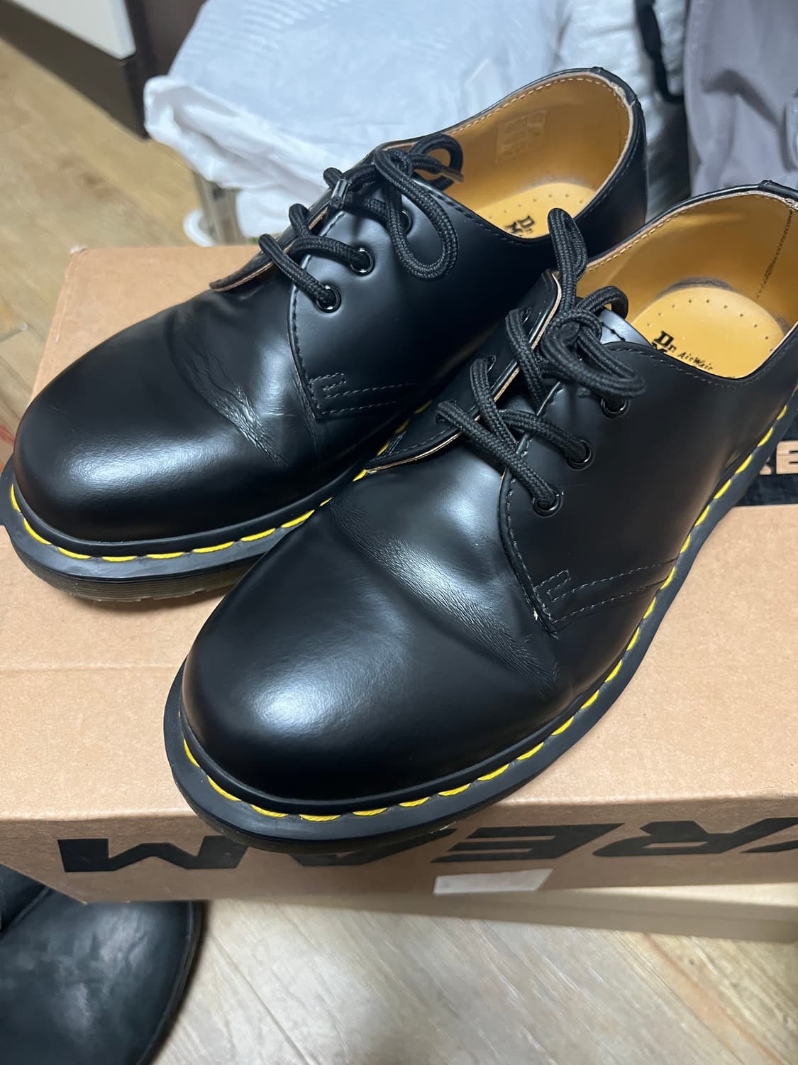 택포15) 닥터마틴 1461 스무스 블랙 3홀 UK5 240~245 상품이미지2