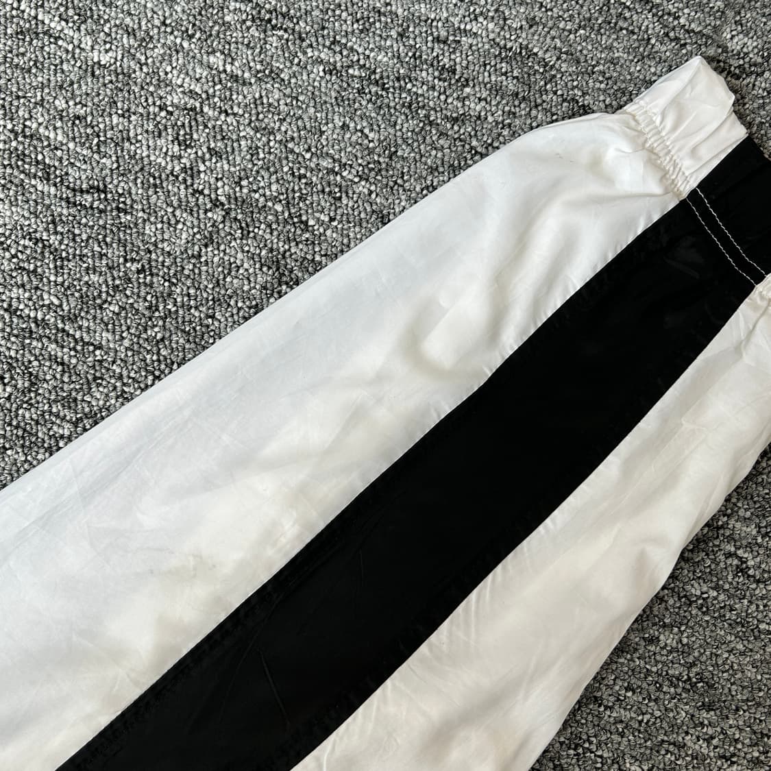 나이키 올드스쿨 빅로고 바람막이 상품이미지7