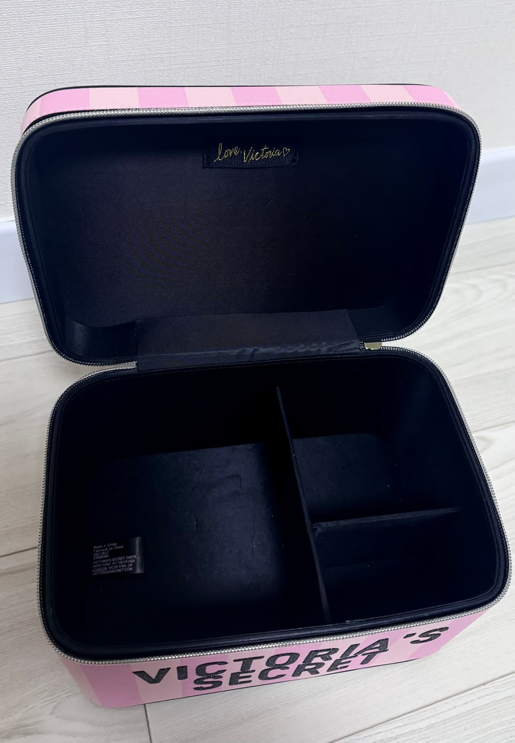 Victoria’s Secret 빅토리아 시크릿 메이크업 박스 및 파우치 상품이미지2