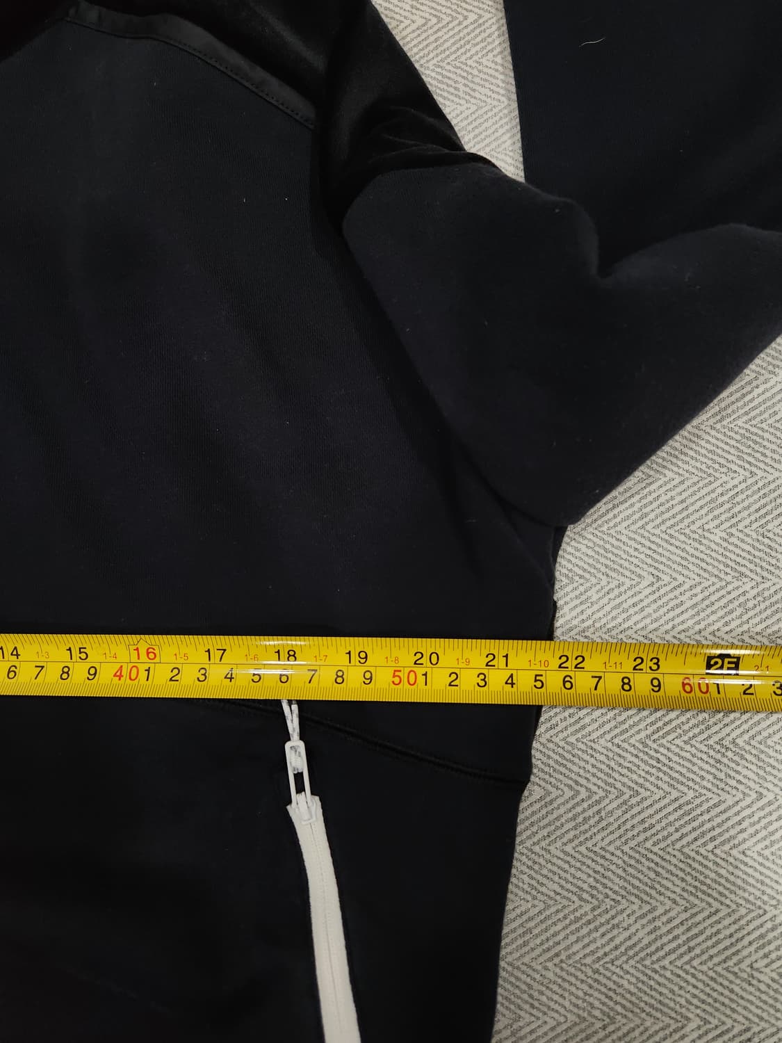 언더아머 세미 크롭 벨벳 후드티 여성 100사이즈 (안감기모) 상품이미지7