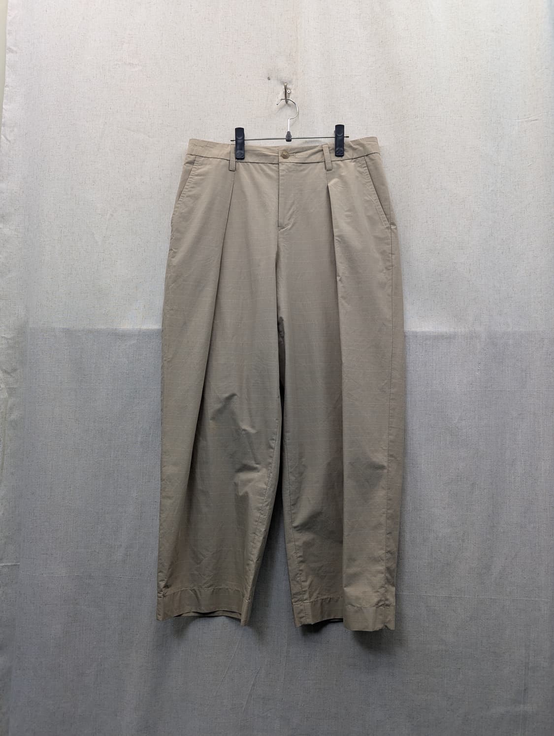 BEAKER 베이지 핀턱 와이드 팬츠 상품이미지1