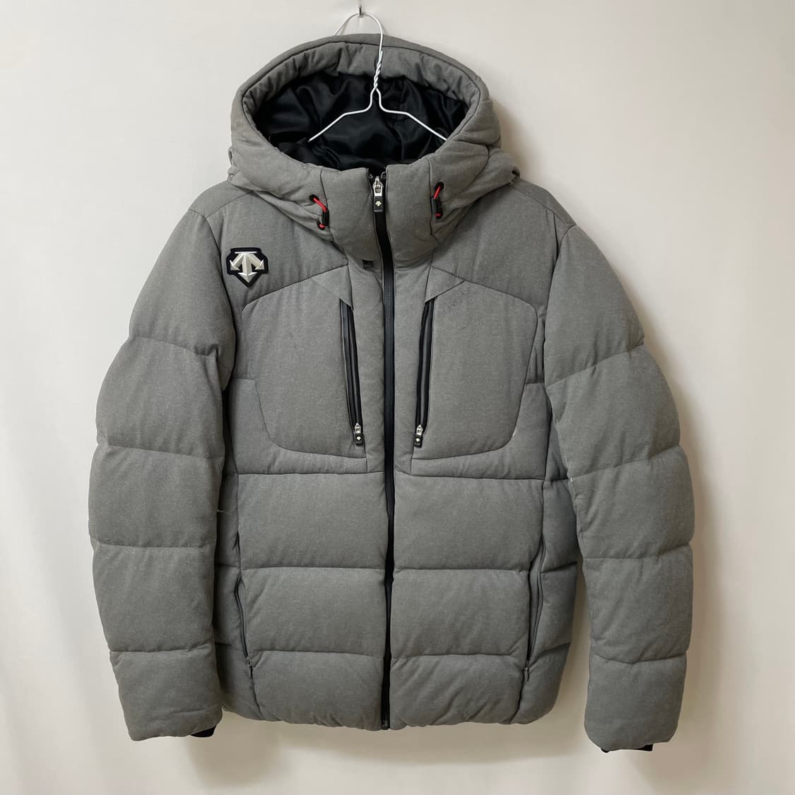 [ L ] 데상트 와펜 히트나비 덕다운 패딩  상품이미지1