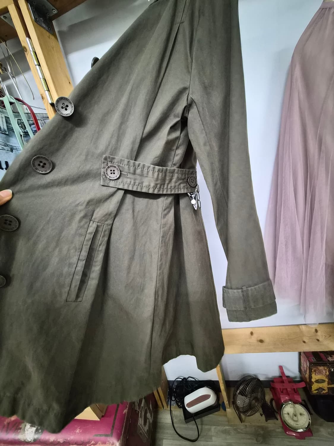 DKNY 사이드벨티드 트렌치코트 상품이미지4