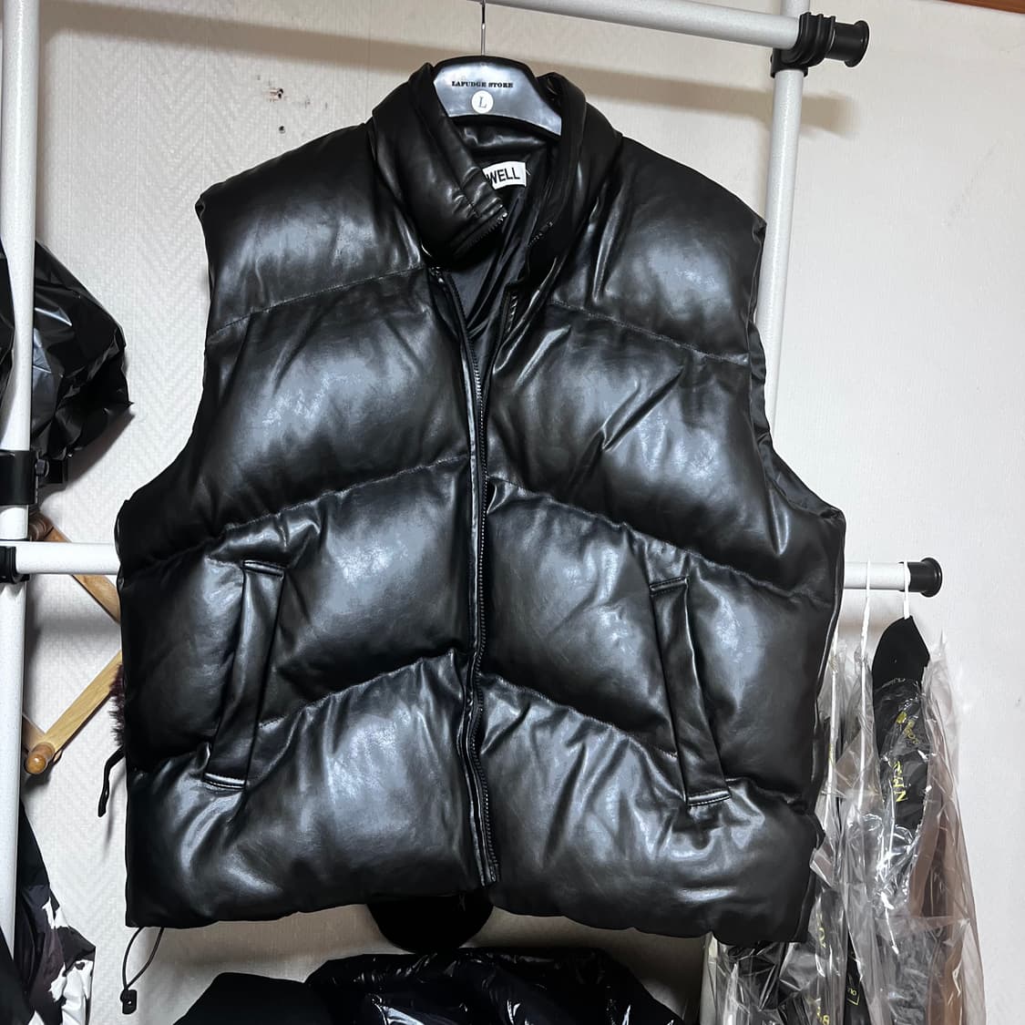 LOWEL 오버핏 레더 패딩조끼 상품이미지2