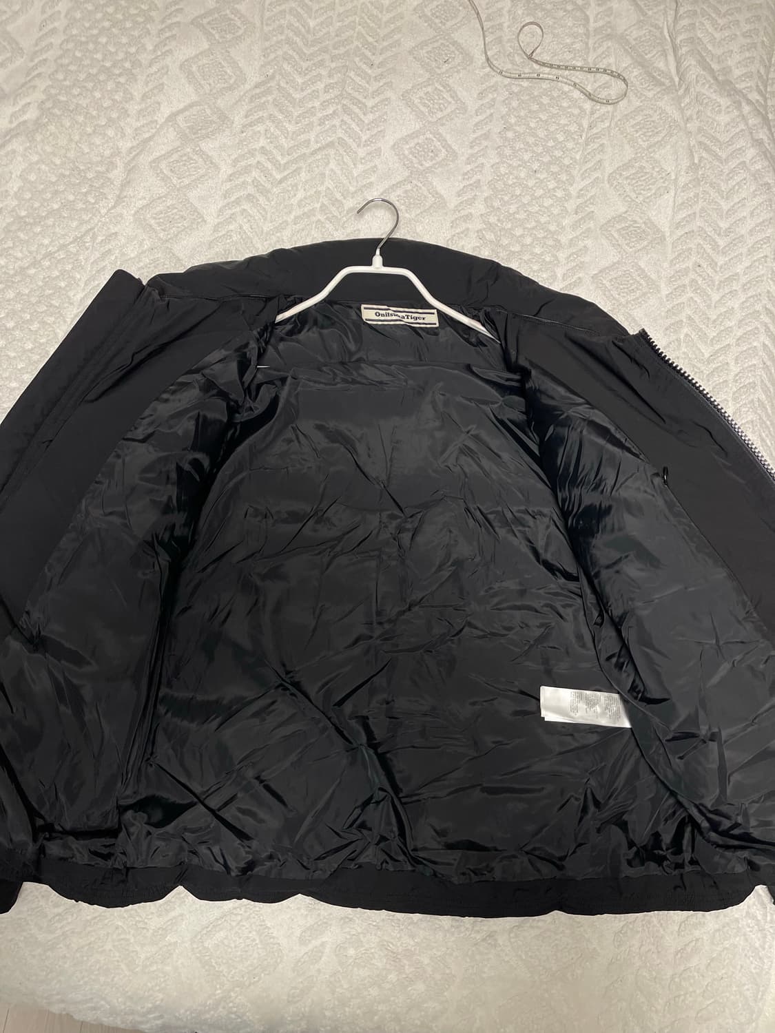 오니츠카 타이거 덕 다운 아우터 블랙 M 상품이미지8
