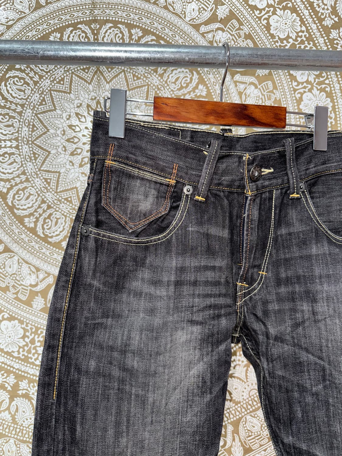 리바이스 523 스트레이트핏 워싱 흑청 데님팬츠  상품이미지4