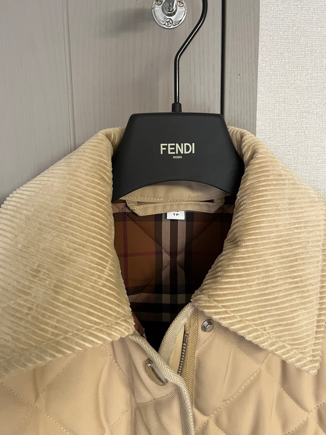 버버리 퀼팅 크롭자켓 상품이미지4