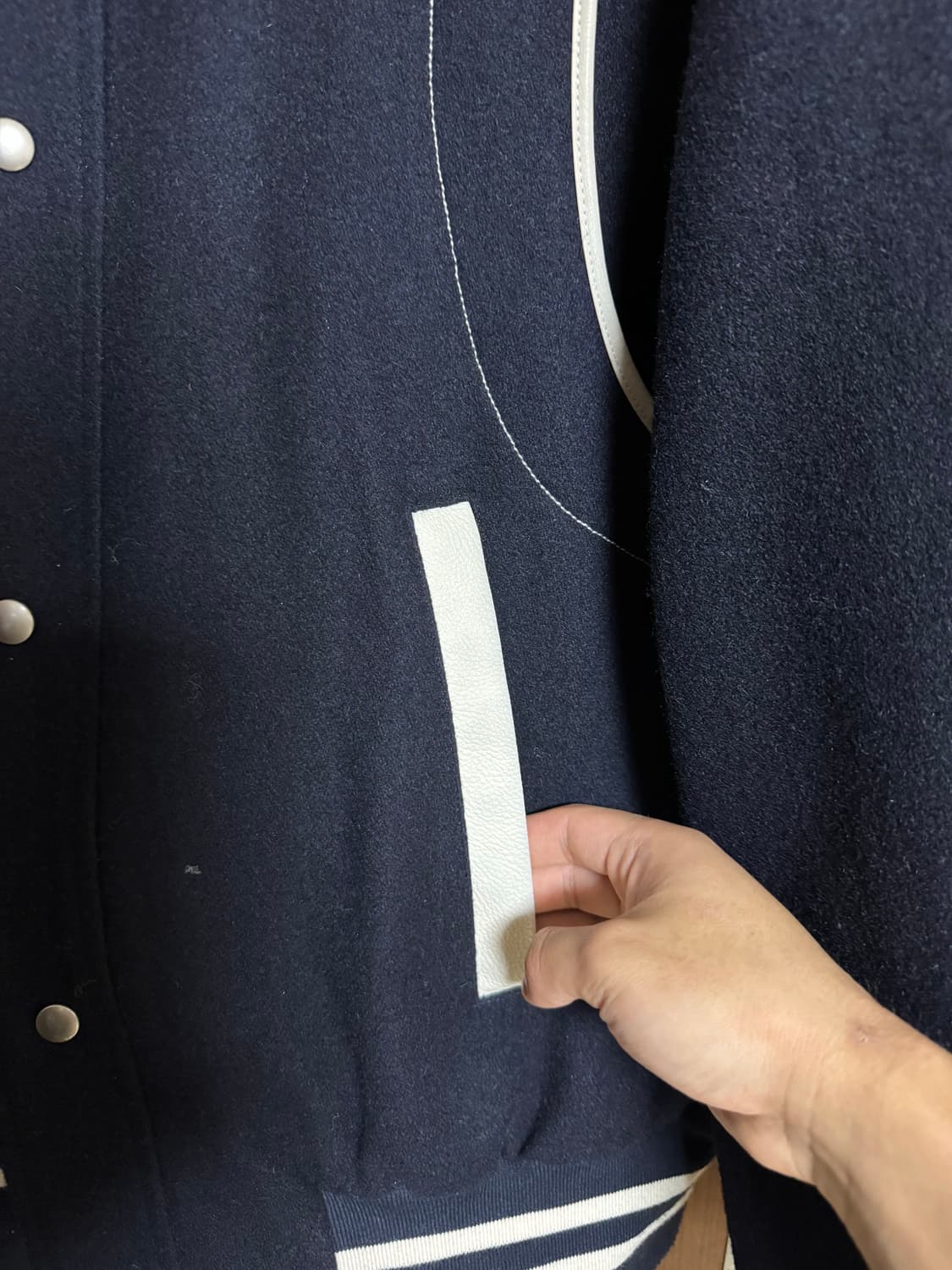 라벨아카이브 바시티 자켓 네이비 상품이미지4