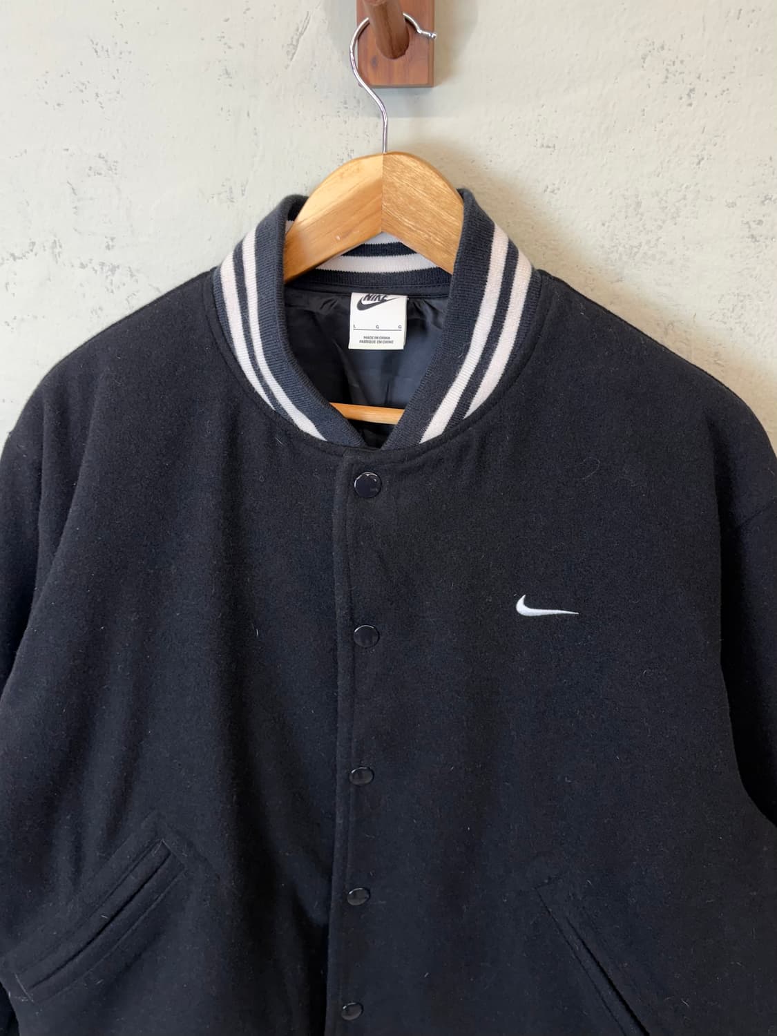 나이키 NSW 어센틱 스우시 바시티 자켓 상품이미지4