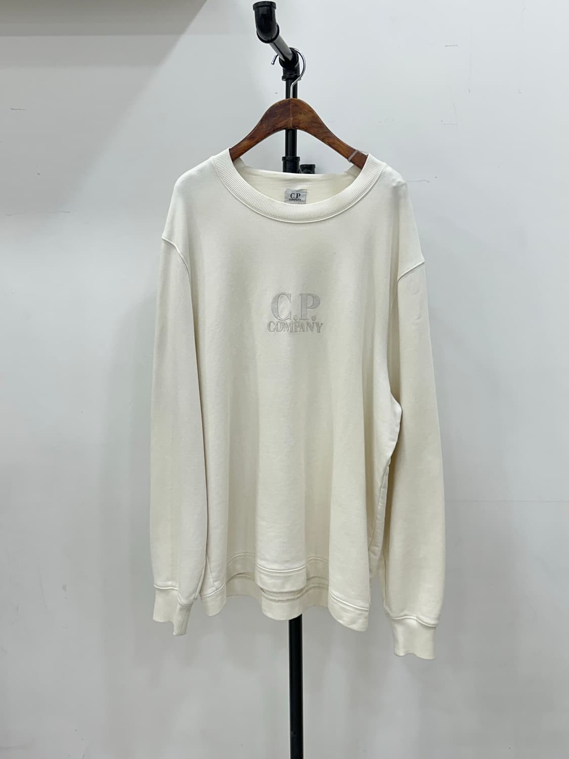 cp컴퍼니 맨투맨 상품이미지1