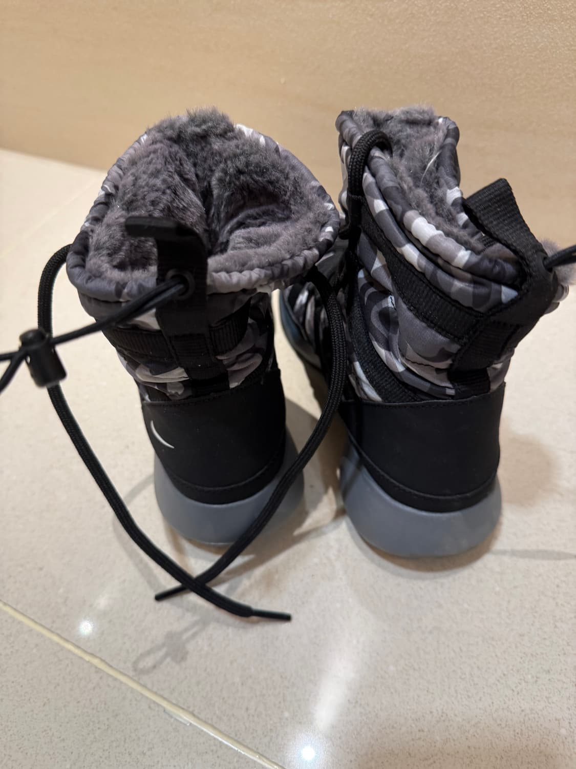 (1회착) 나이키 카모 방한 부츠 240 어그 등산 미들부츠 털신 패딩 상품이미지2