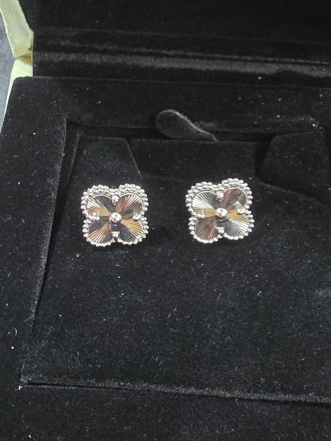 반클리프 기요세 귀걸이(실버) 상품이미지1