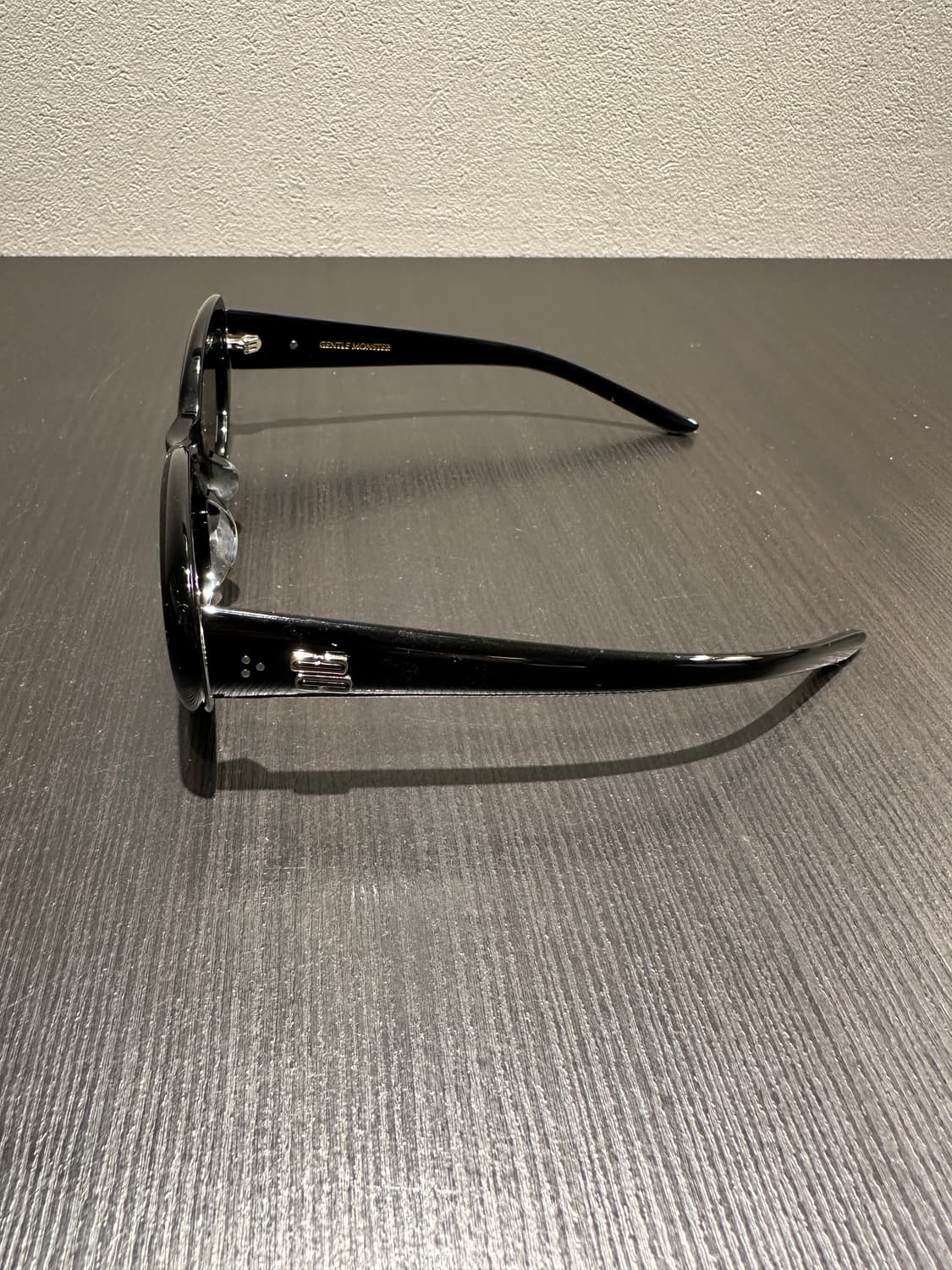 새상품급 풀구성 젠틀몬스터 에이본01 avon01 블랙 선글라스 상품이미지6
