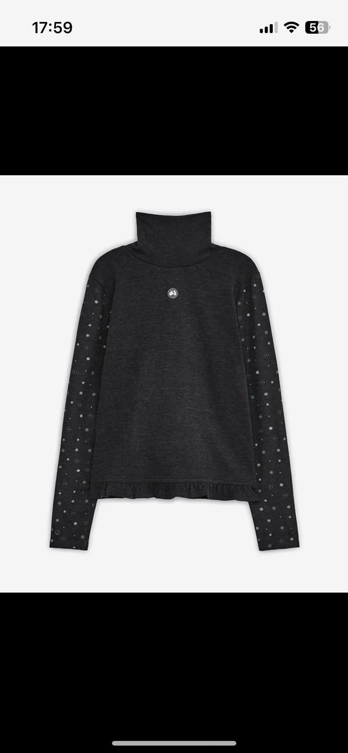 허그유어스킨 플라워 버튼 폴라 탑 차콜 티셔츠 허유스 상품이미지2