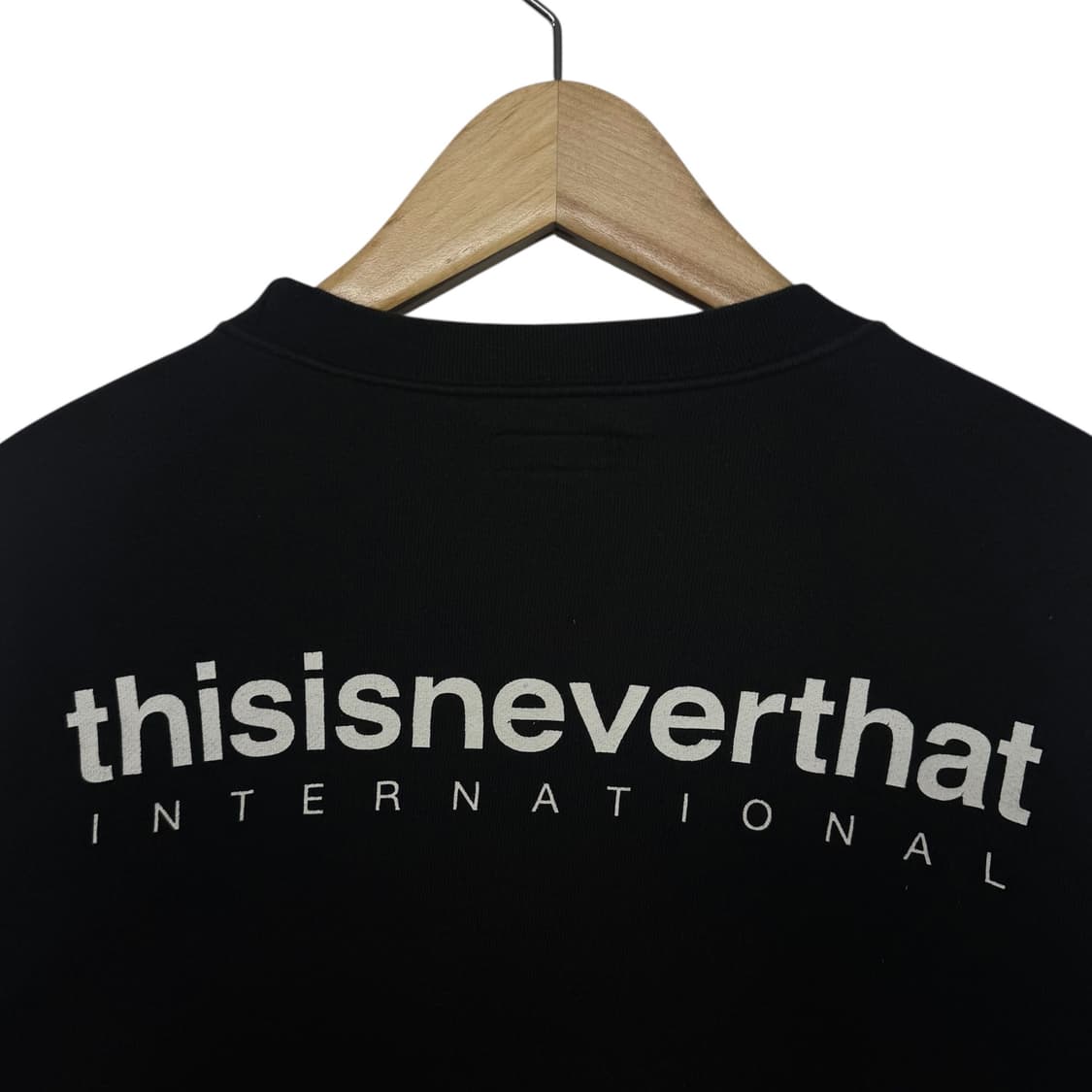 디스이즈네버댓 백로고 맨투맨  상품이미지2