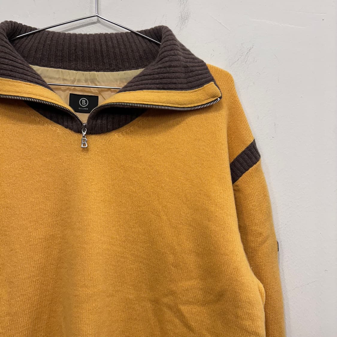 보그너 배색 하이넥카라 반집업 니트 상품이미지1