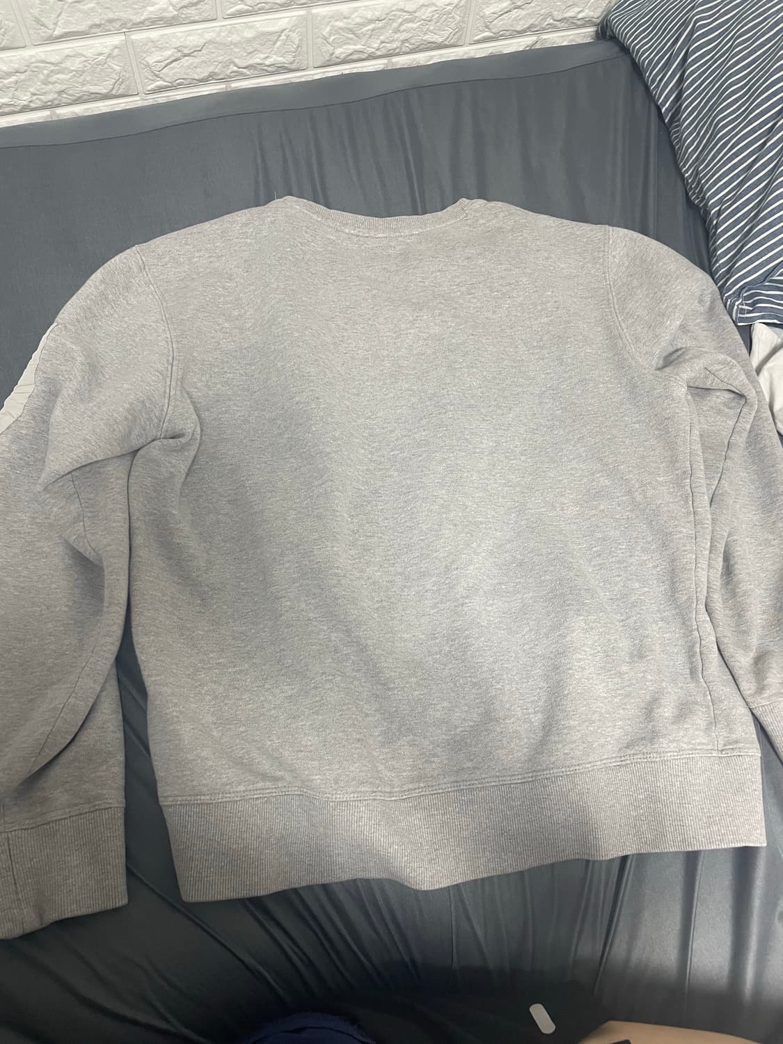 Cp컴퍼니 맨투맨 m사이즈 상품이미지4