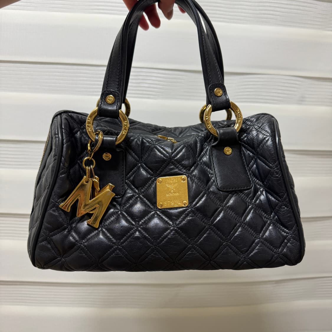 정품 MCM 퀄팅 금장 미니보스턴 토트백 상품이미지1