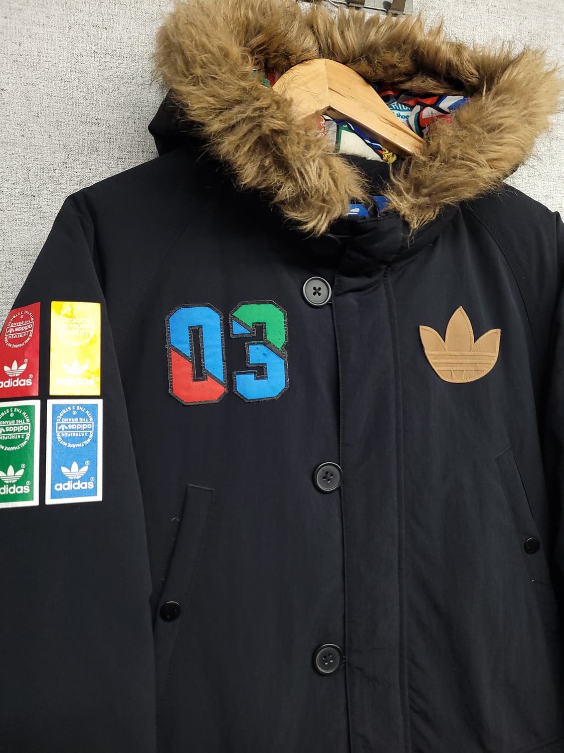 아디다스 오리지널 BADGE 덕다운 봄버  상품이미지3