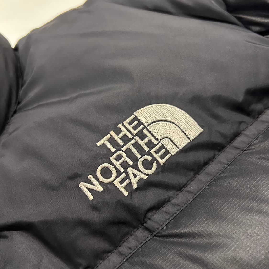 [100] 노스페이스 700 눕시 패딩 블랙 상품이미지5