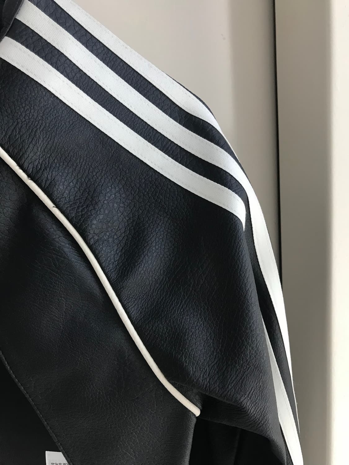 아디다스 레더 크롭 베스트 볼레로 자켓 xs 상품이미지8