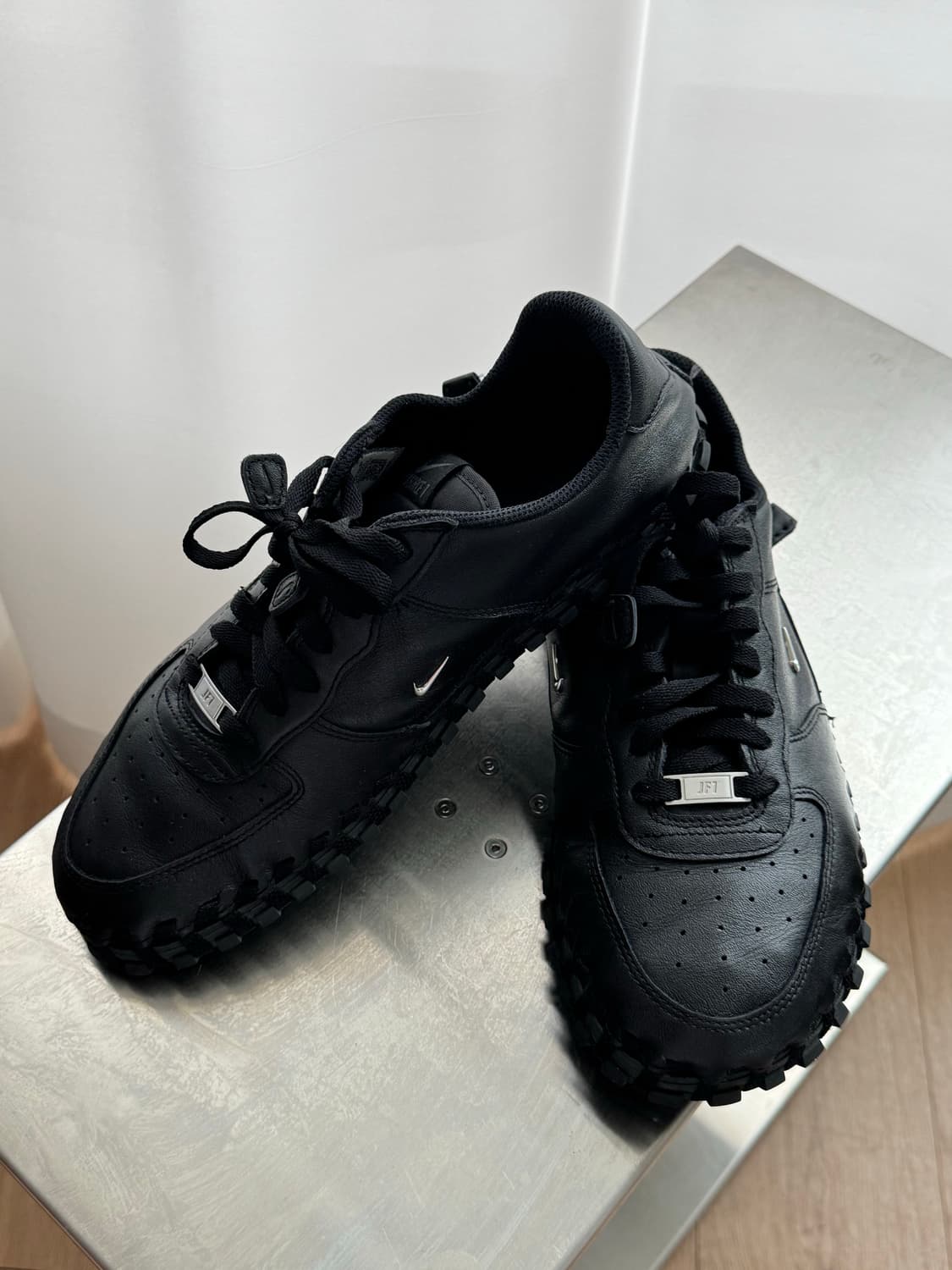 280 나이키 x 자크뮈스J 에어포스 1로우 LX SP 블랙 상품이미지8
